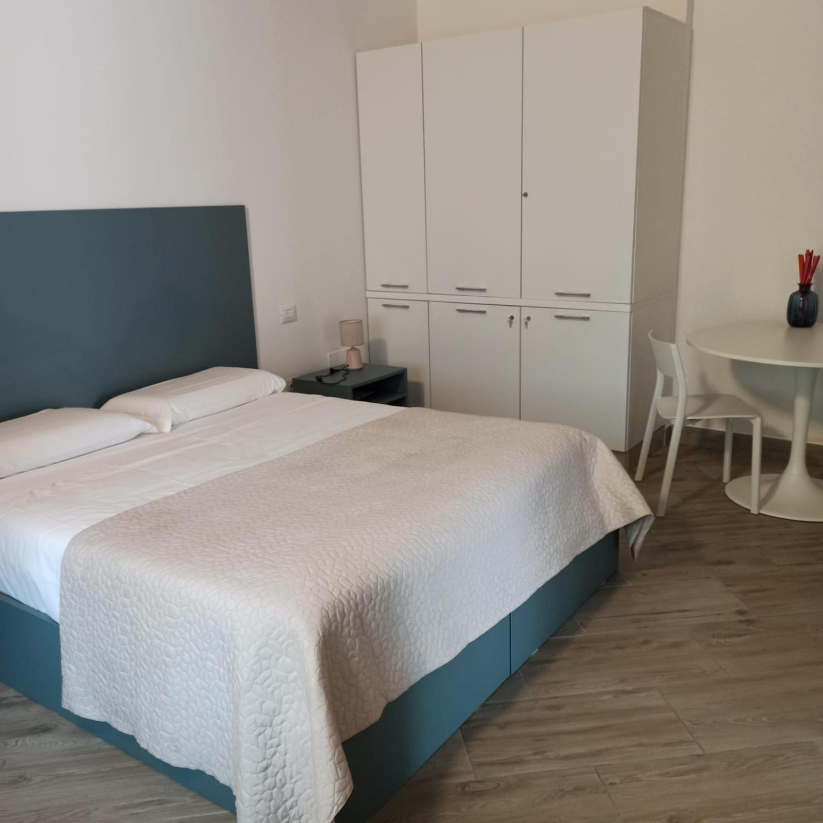 Large Double Room photo 1