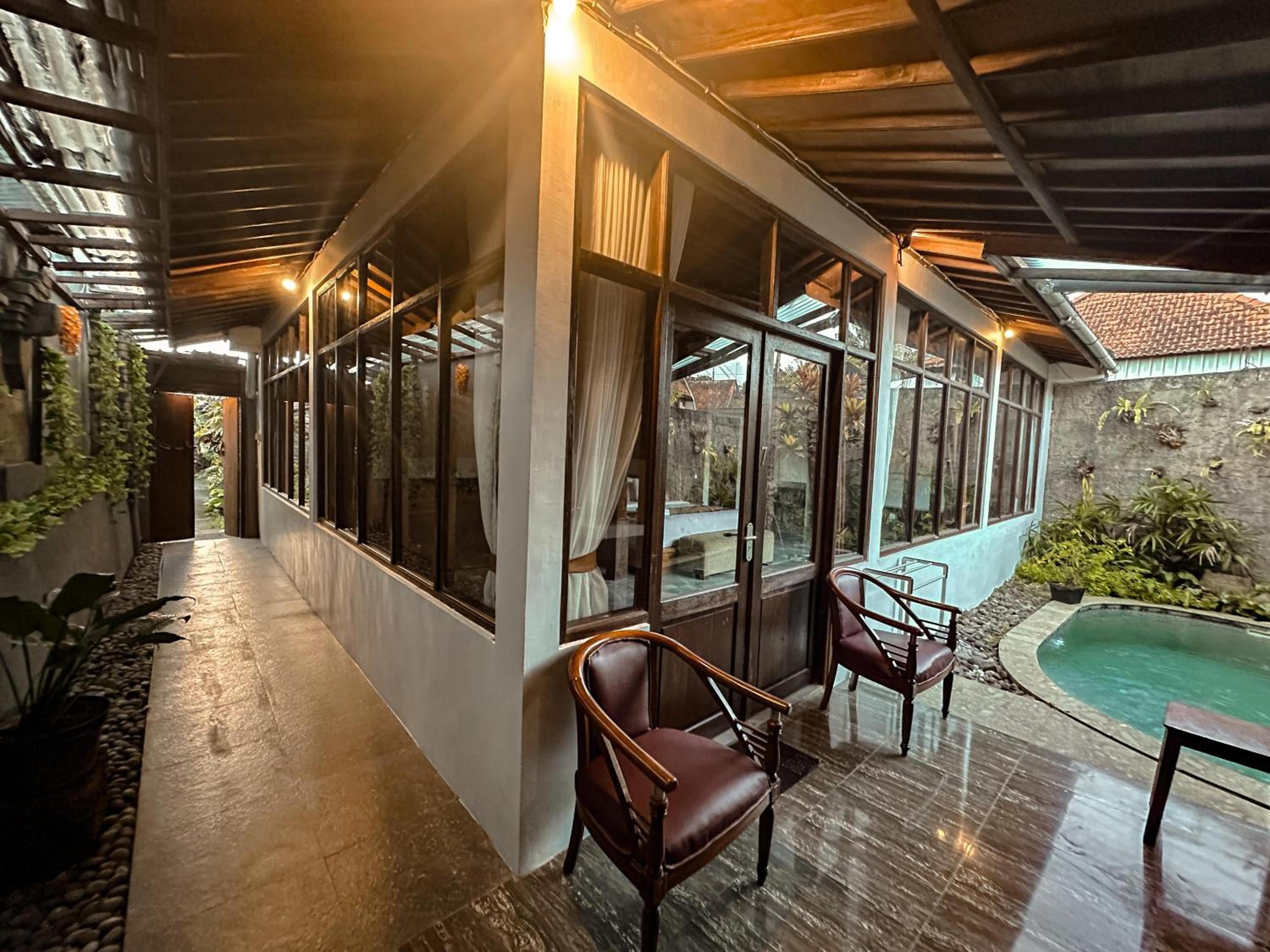 Villa with Private Pool - Photo 11