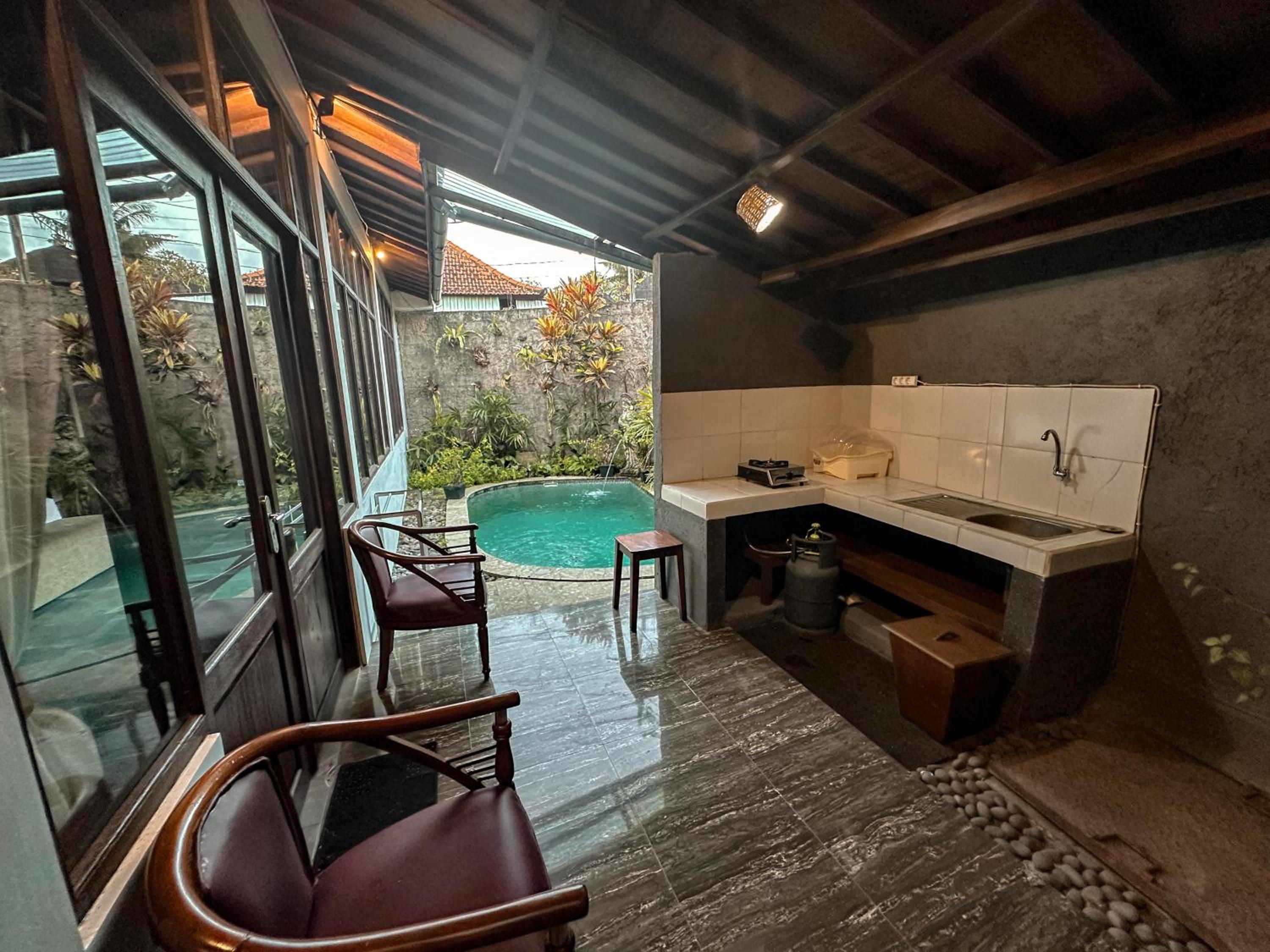 Villa with Private Pool - Photo 10