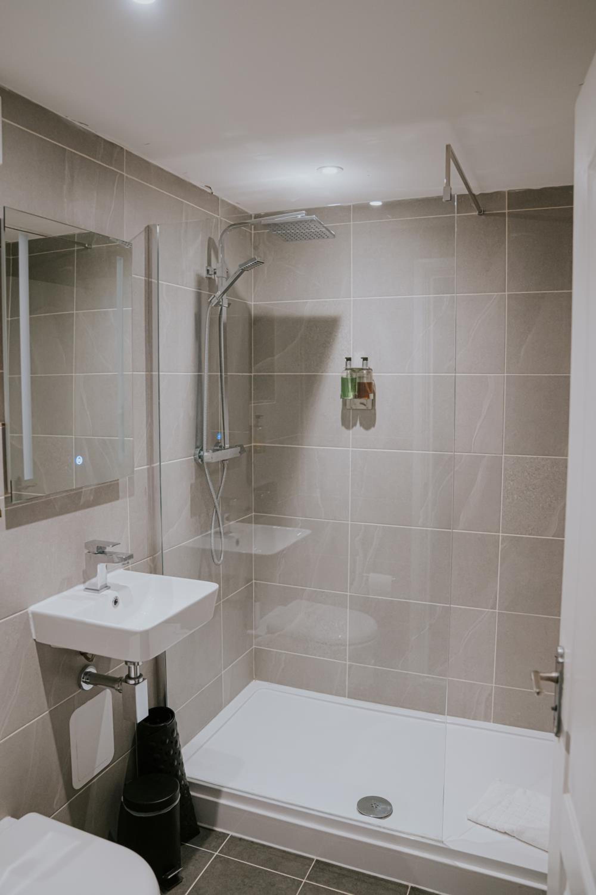 Large Double/Twin Room photo 3