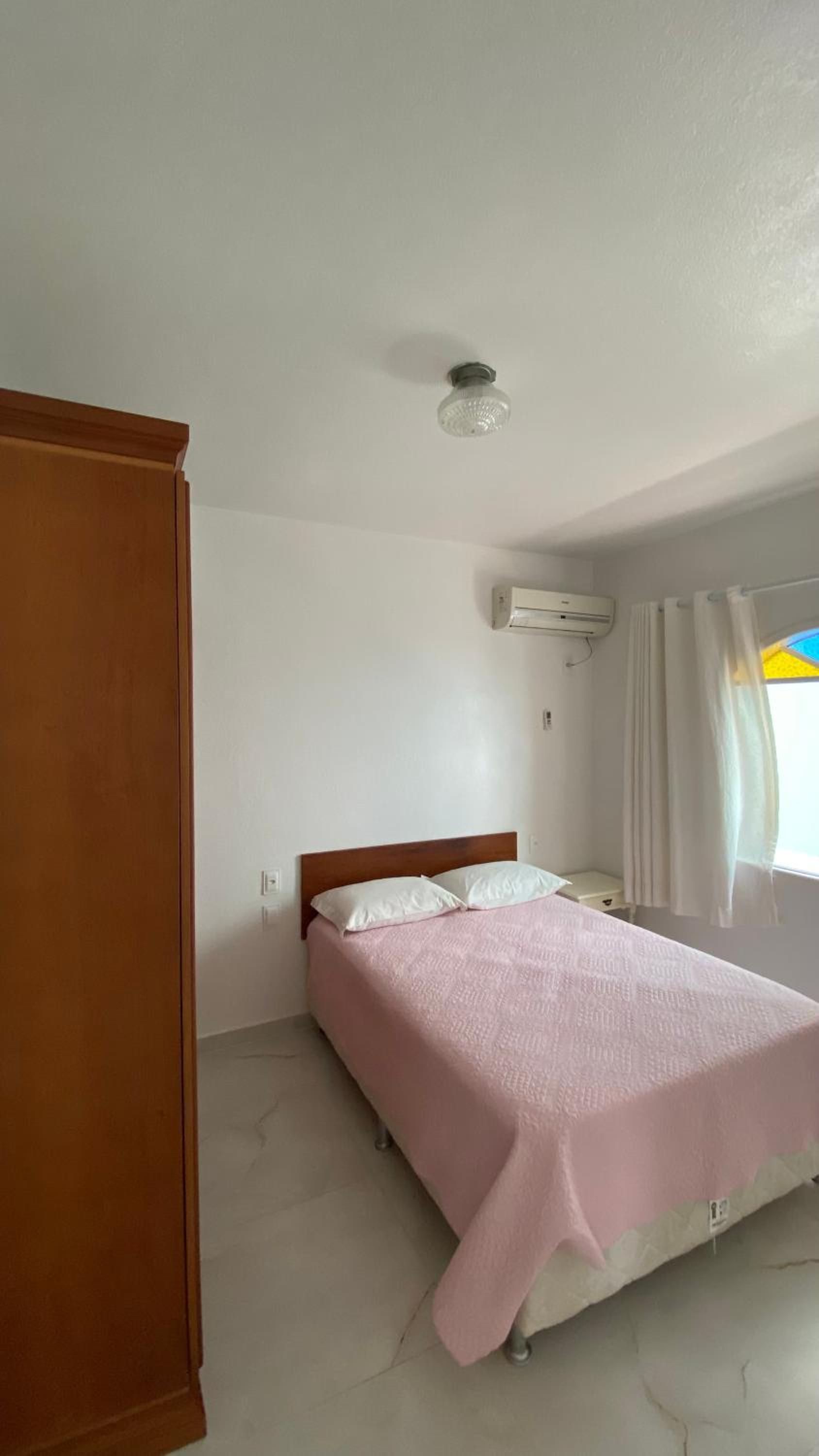 One-Bedroom Apartment - Photo 4