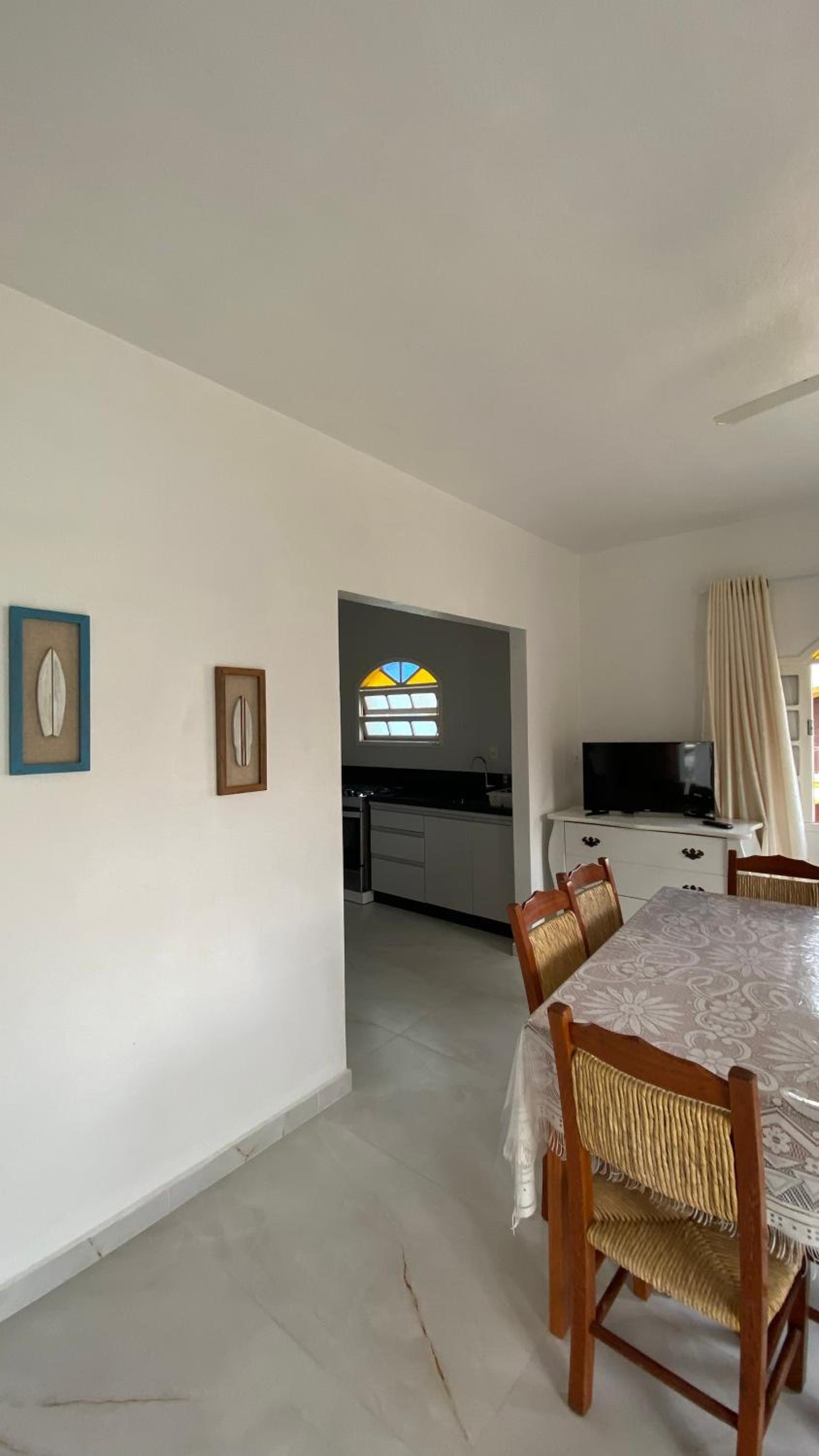 One-Bedroom Apartment - Photo 2