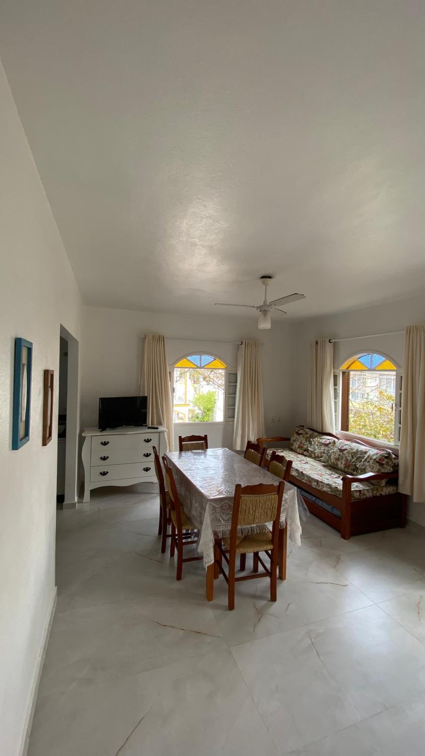 One-Bedroom Apartment - Photo 1