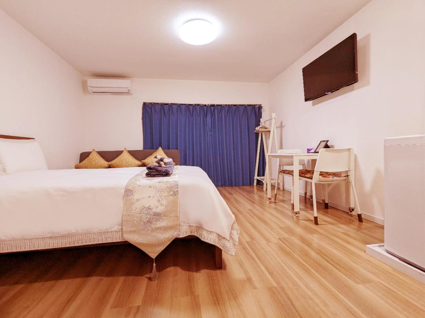 Economy Triple Room