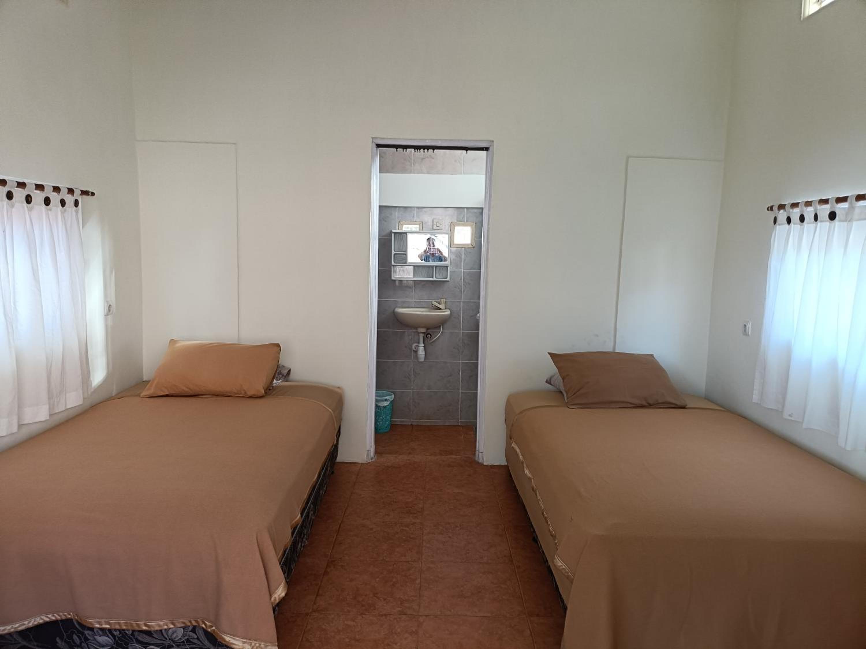 Budget Double Room - Photo 1