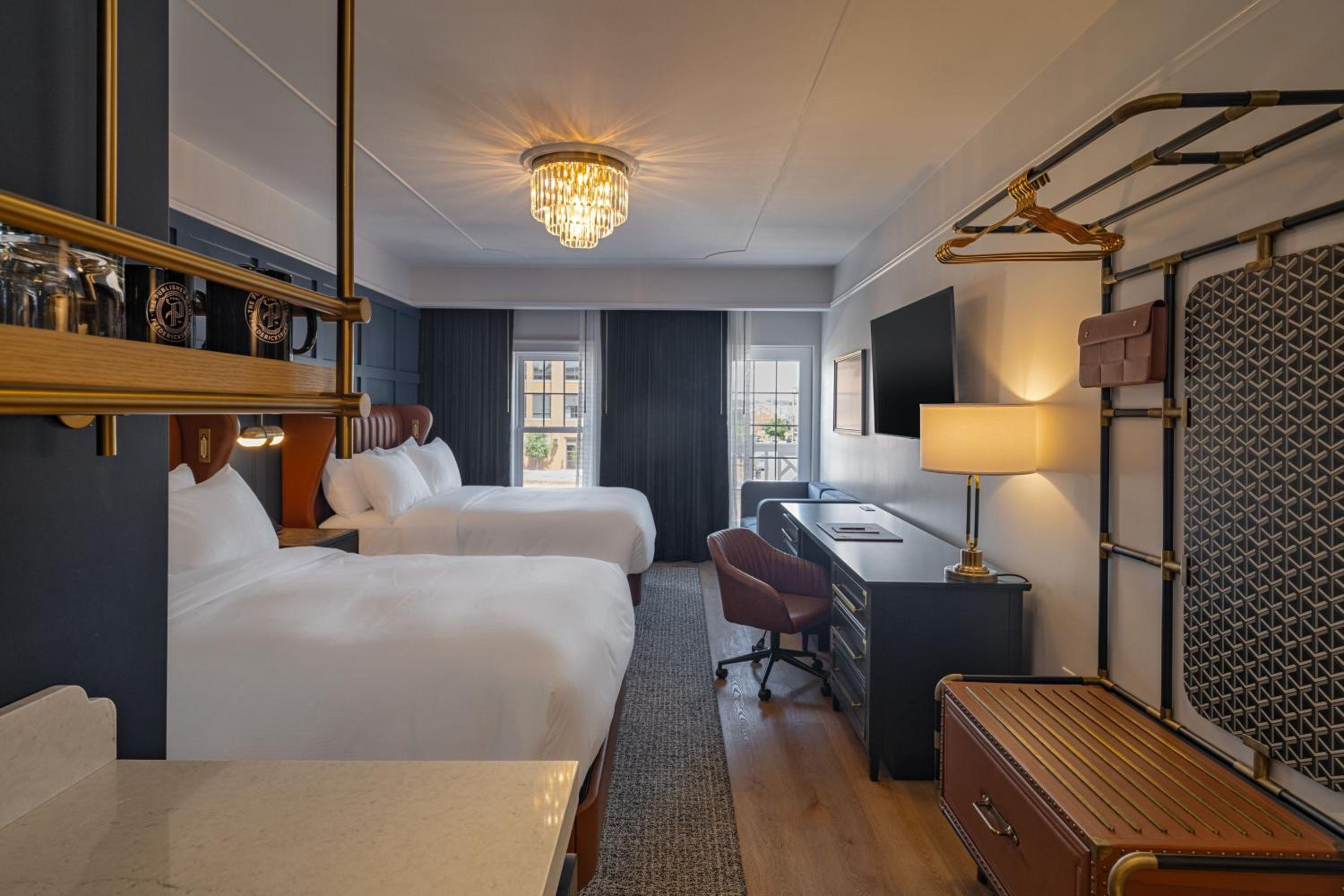 Queen Room with Two Queen Beds - Photo 7