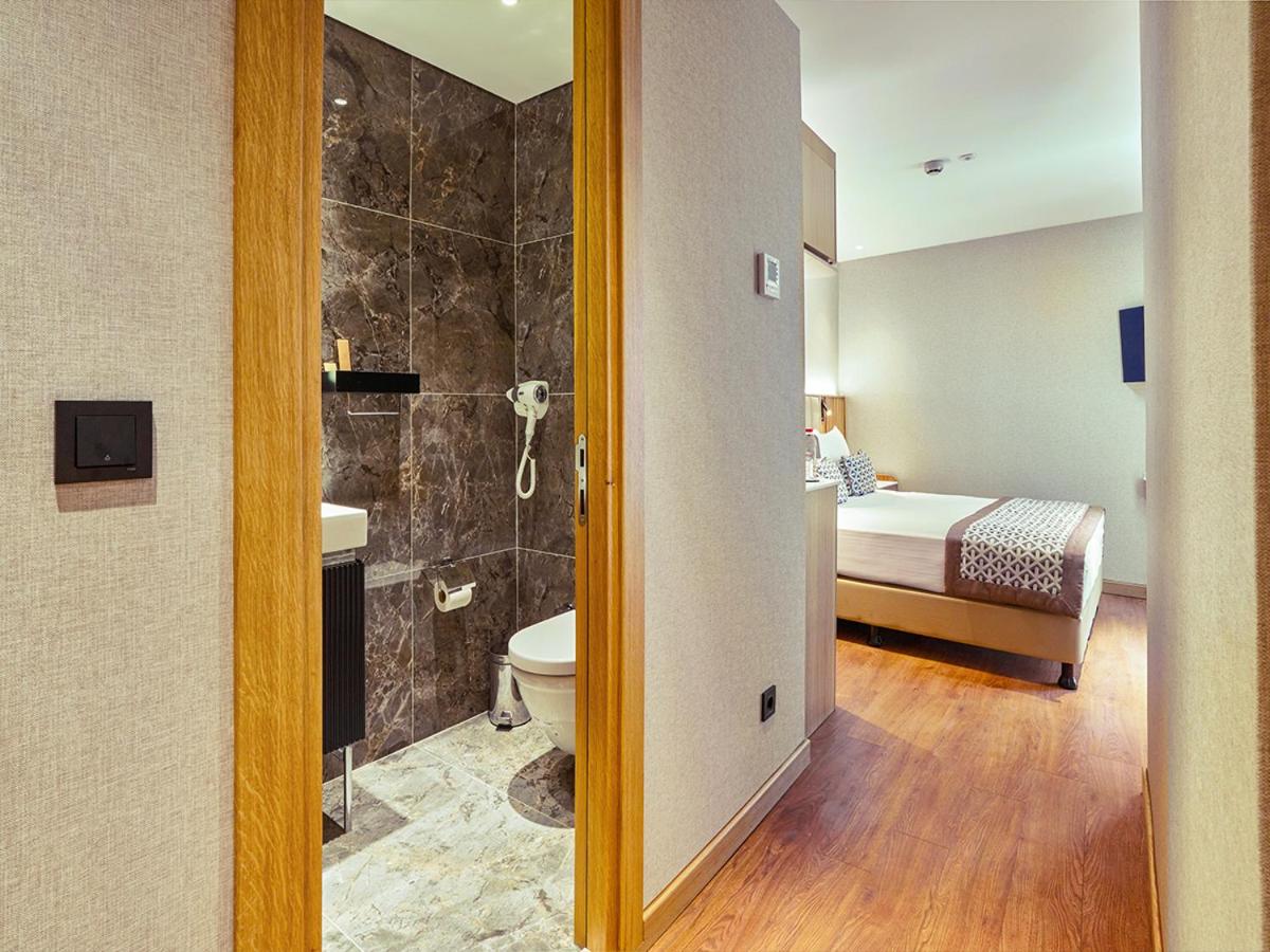 Standard Double Room photo 3
