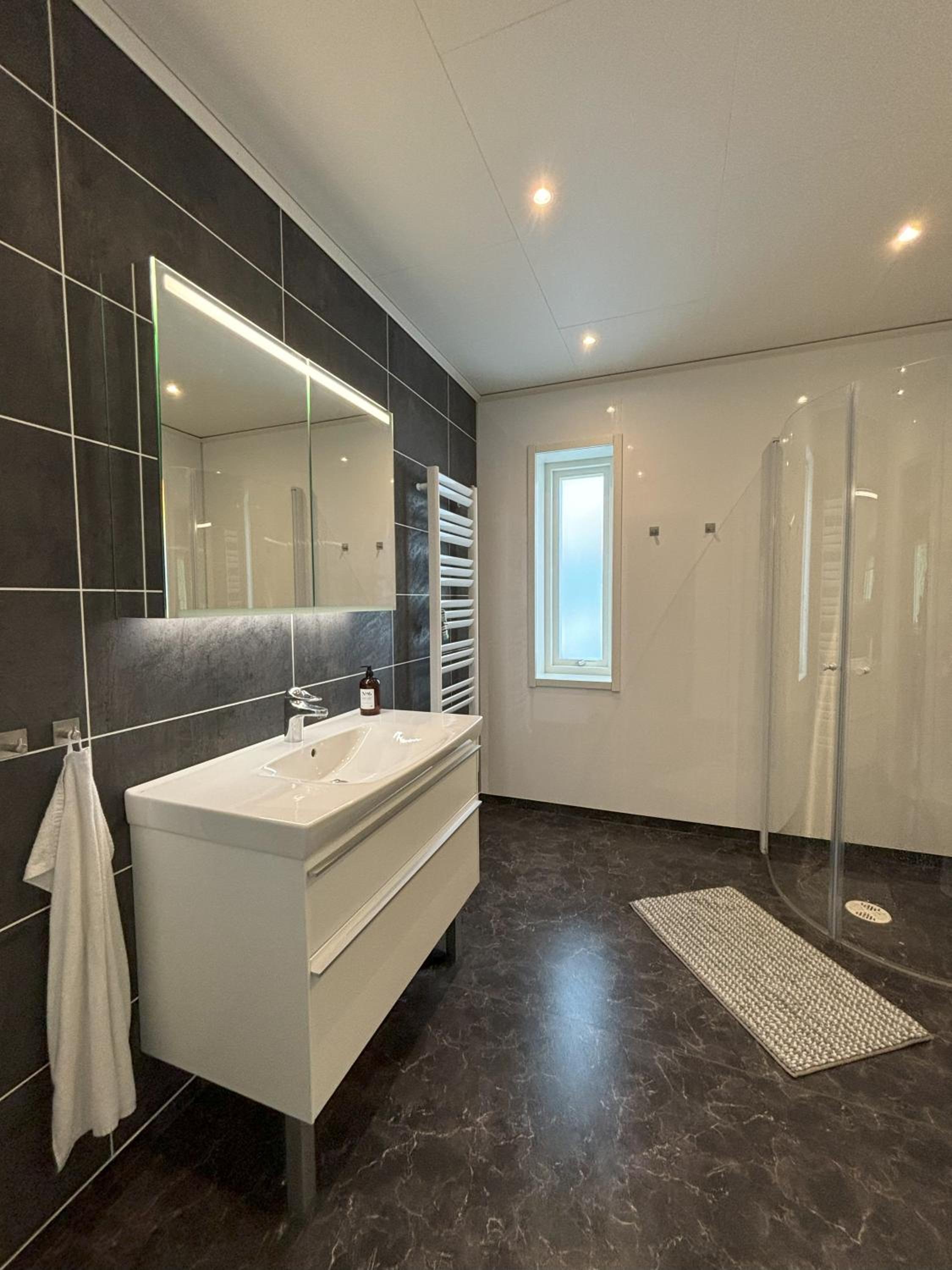 Three-Bedroom Villa photo 2