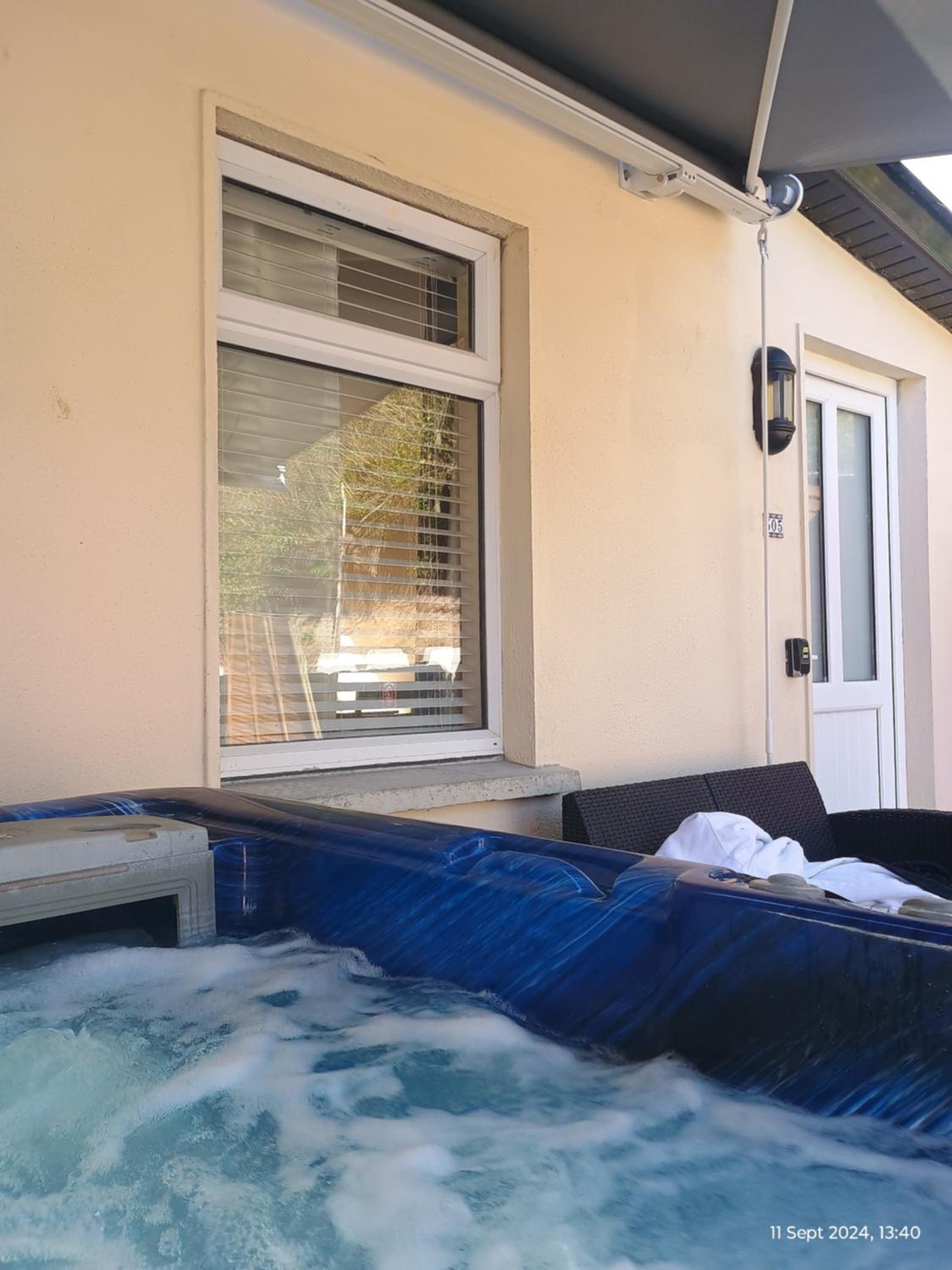 One-Bedroom Apartment with Spa Bath photo 2