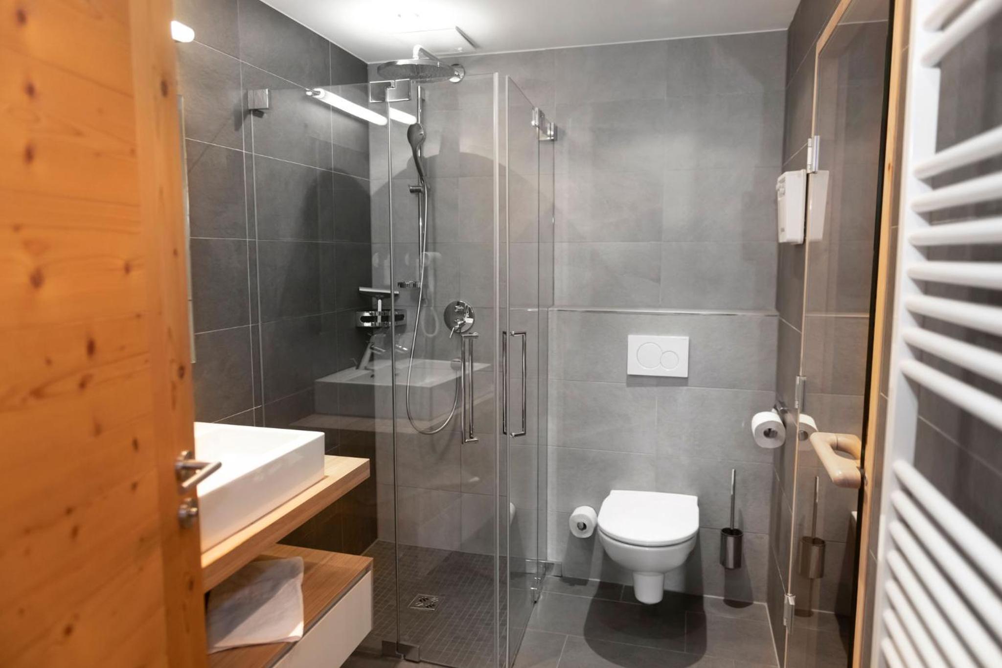 Three-Bedroom Premium Apartment with Balcony photo 2