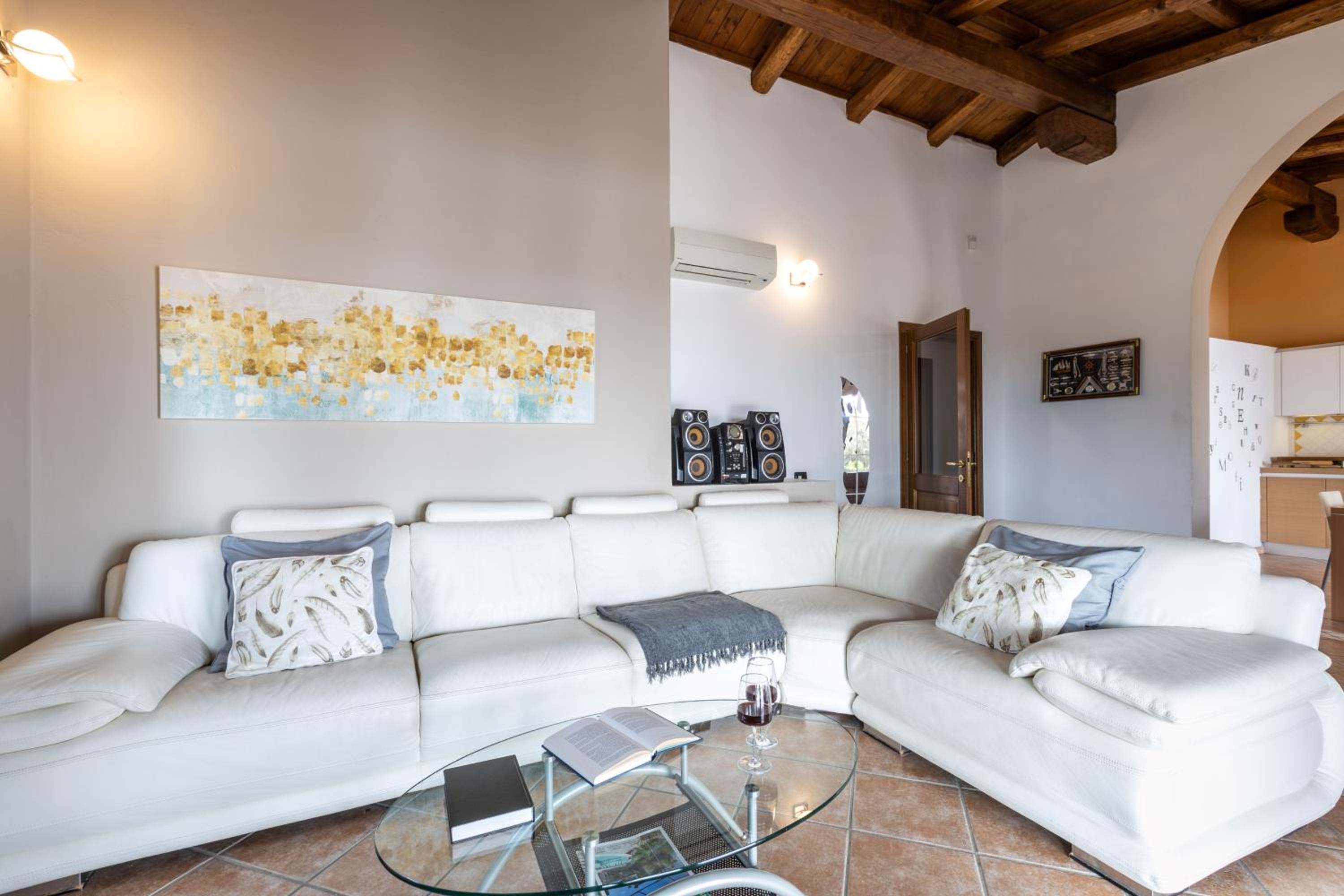 Villa photo 1