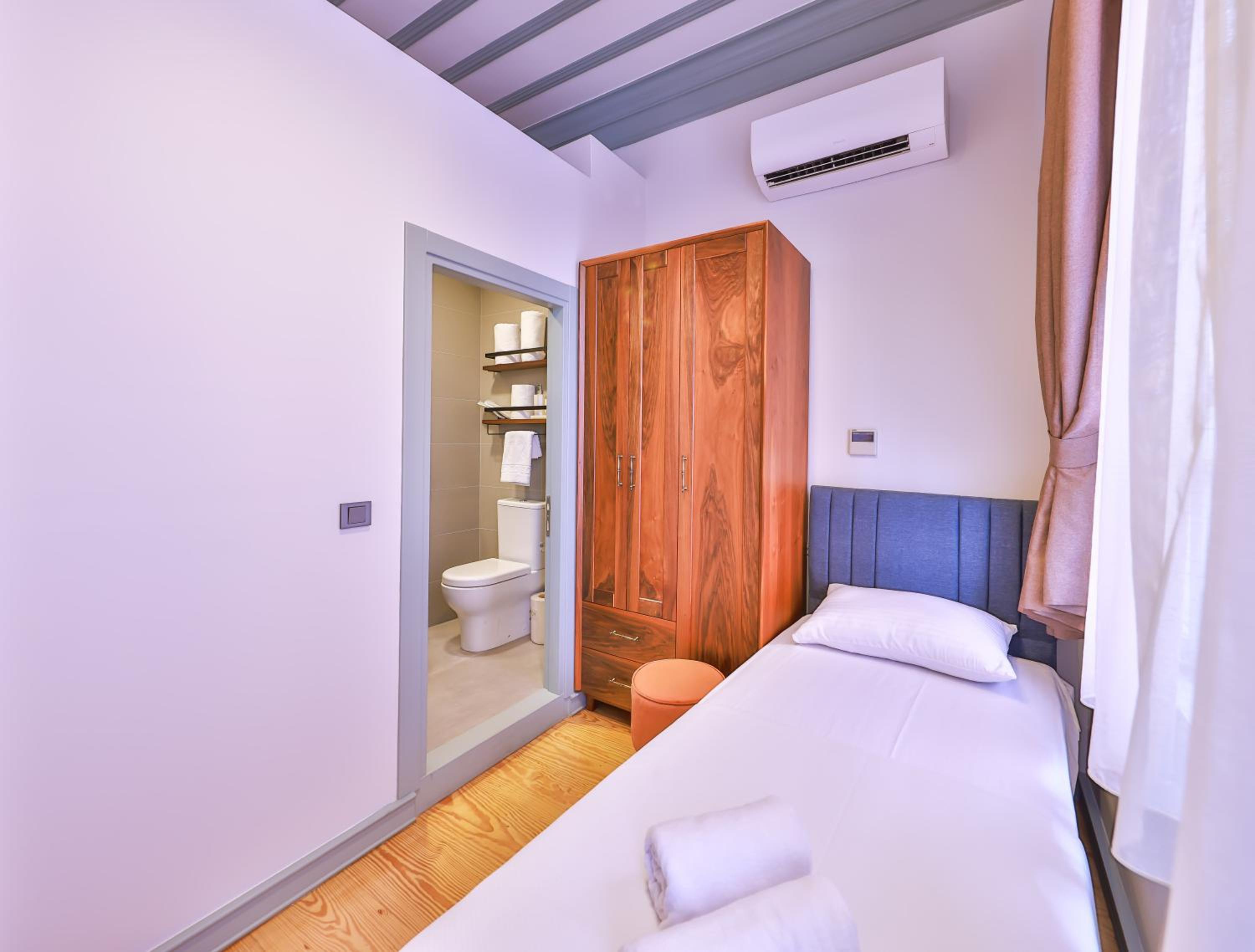Single Room photo 2