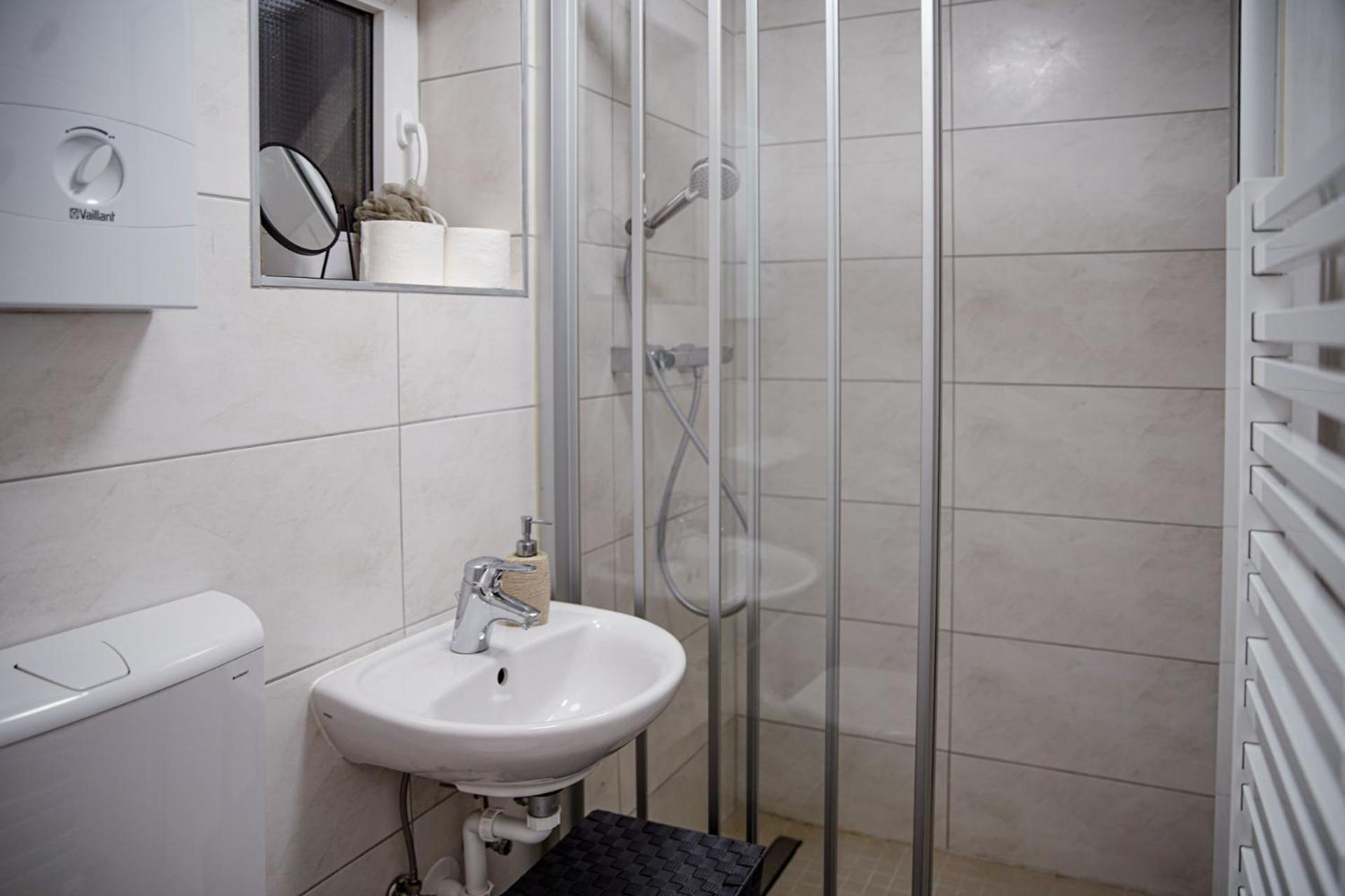 Apartment - Ground Floor photo 2