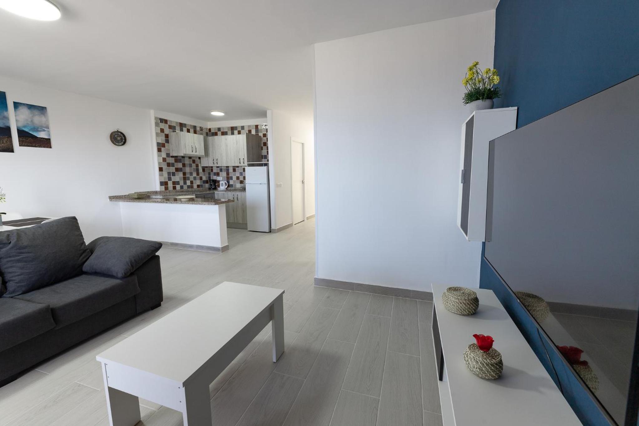 Apartamento de lujo de dos habitaciones con balcón