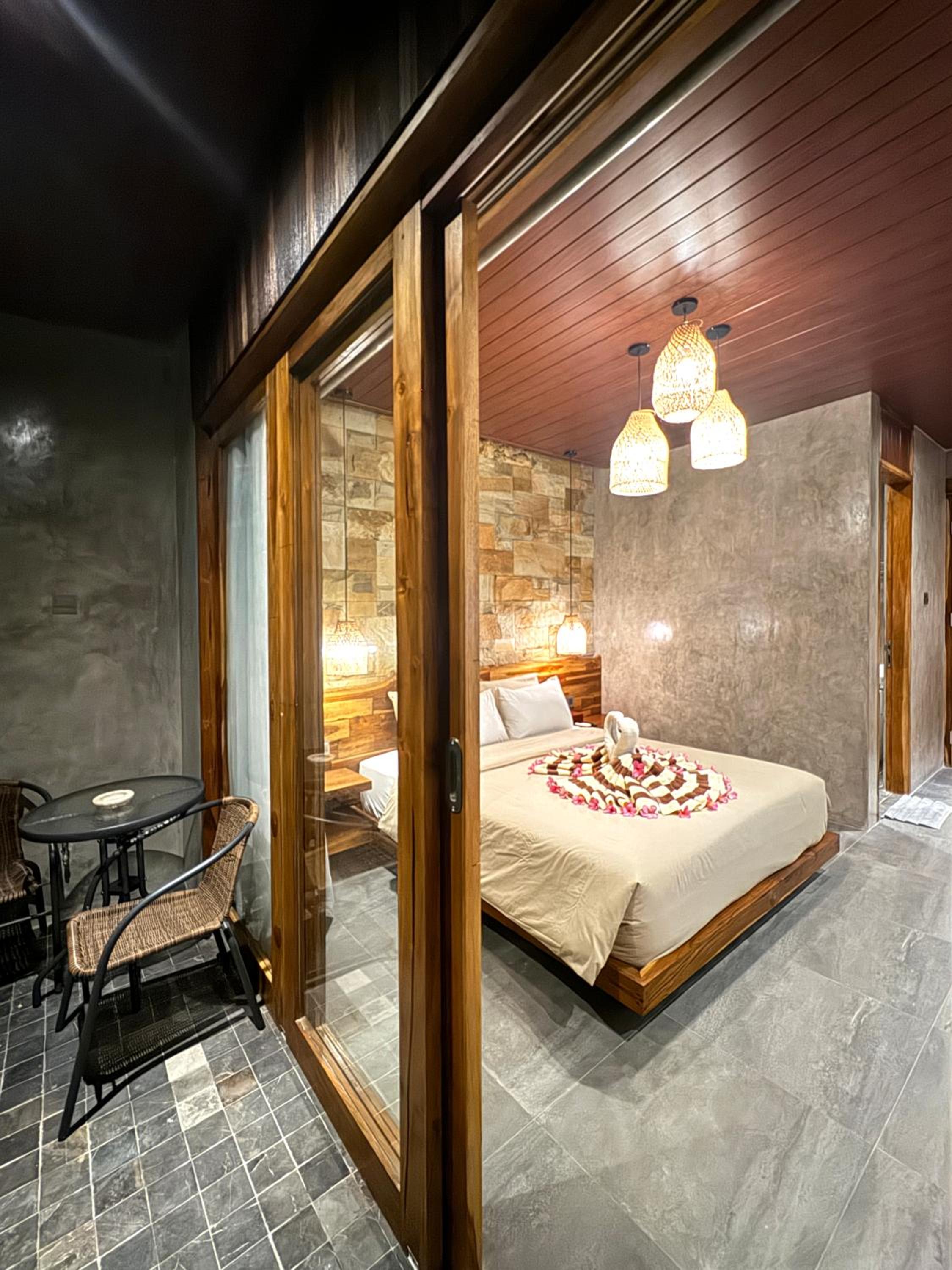Superior Double Room (No View, Roadside) - Photo 8