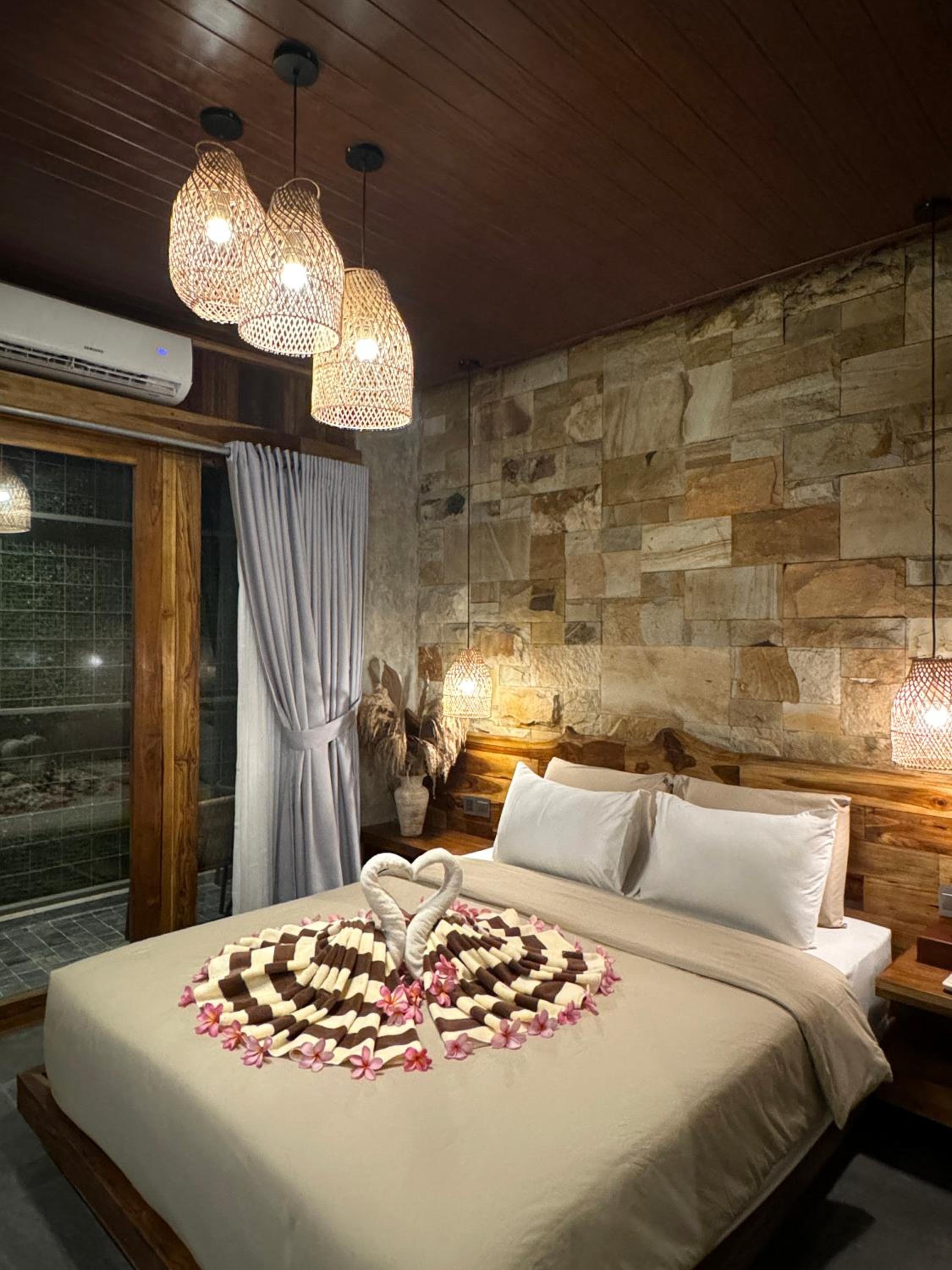 Superior Double Room (No View, Roadside) - Photo 9