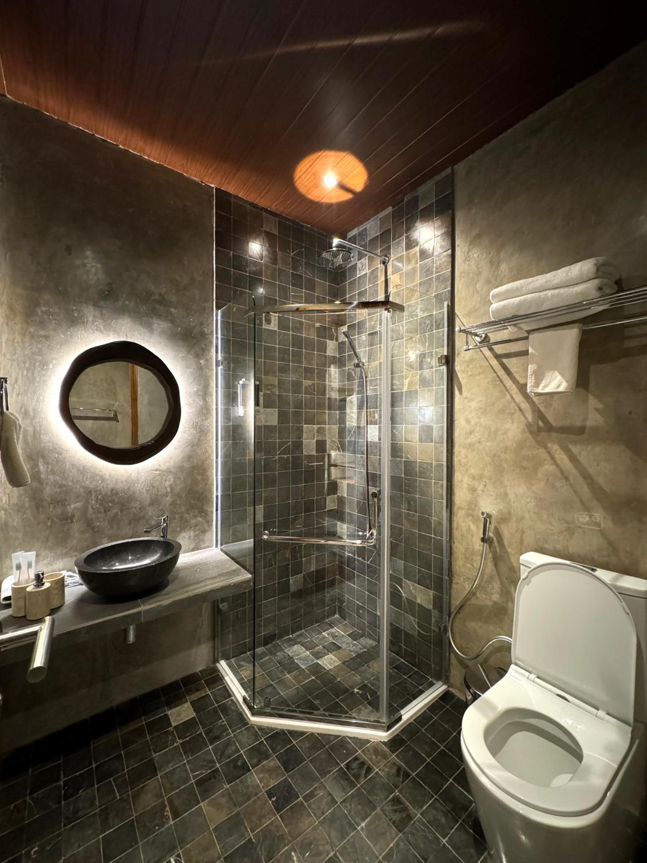 Superior Double Room (No View, Roadside) - Photo 6