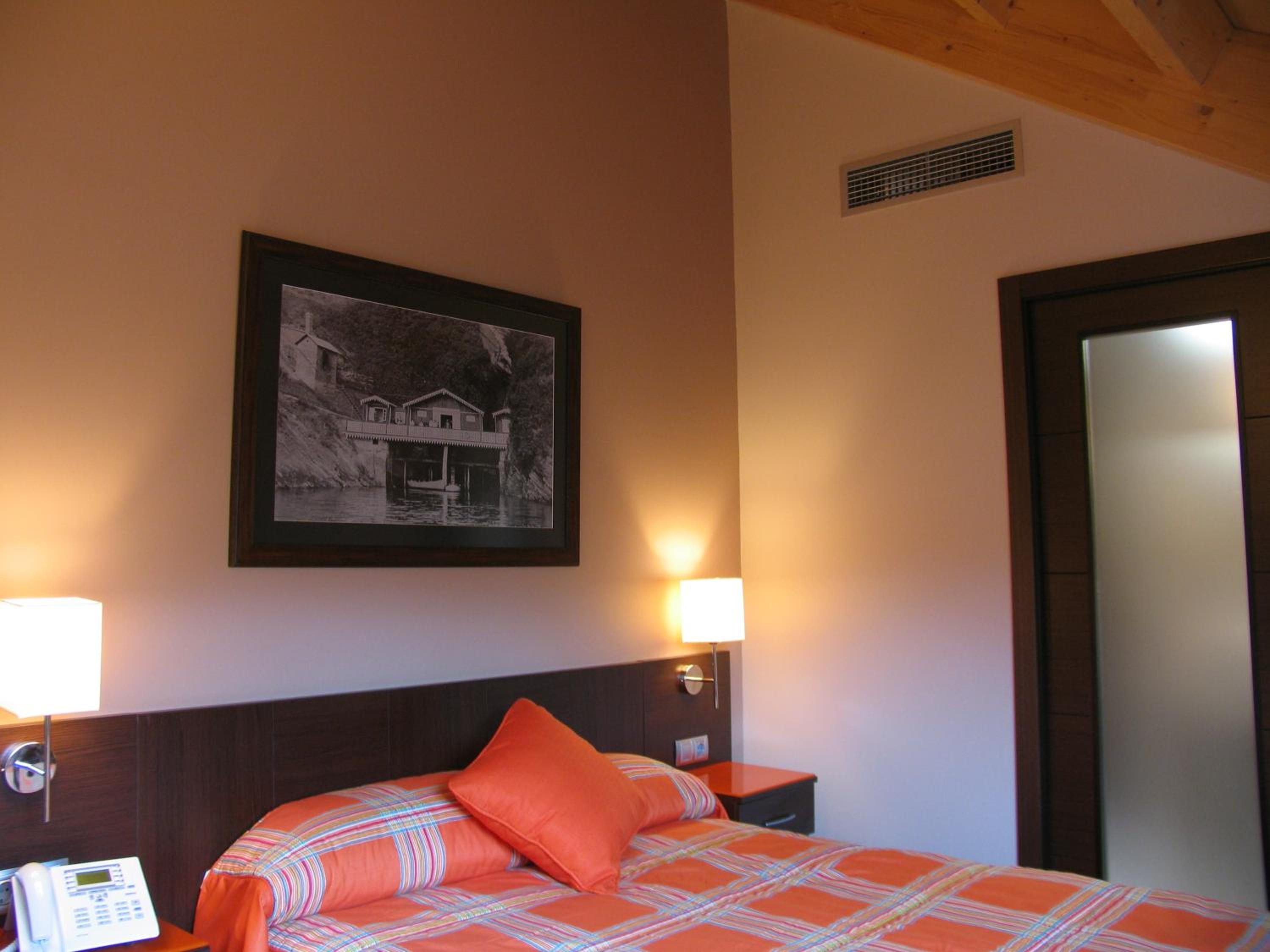 Double Room (1 Adult)