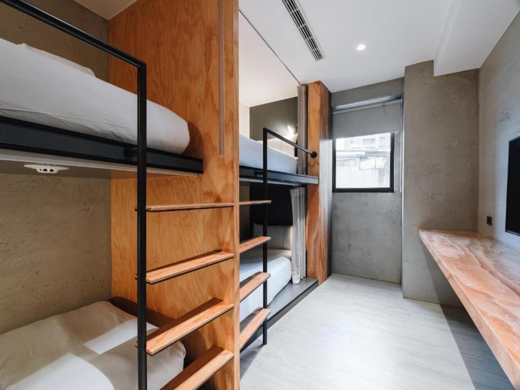 Bed in 4-Bed Mixed Dormitory Room photo 1