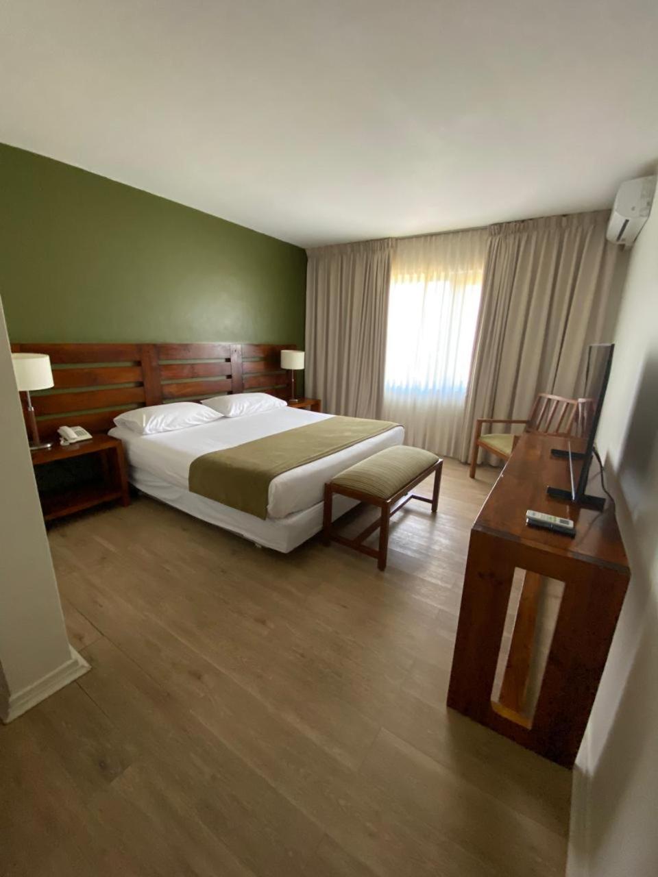 Standard Queen Room photo 1