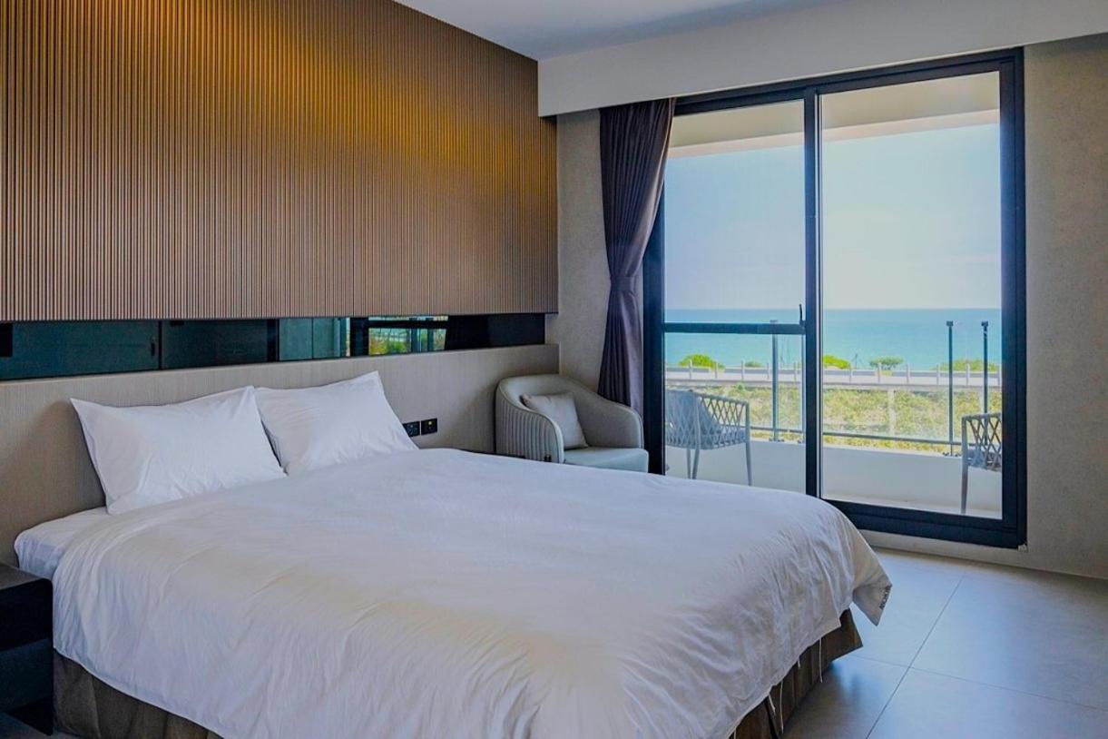 Deluxe Double Room with Balcony and Sea View