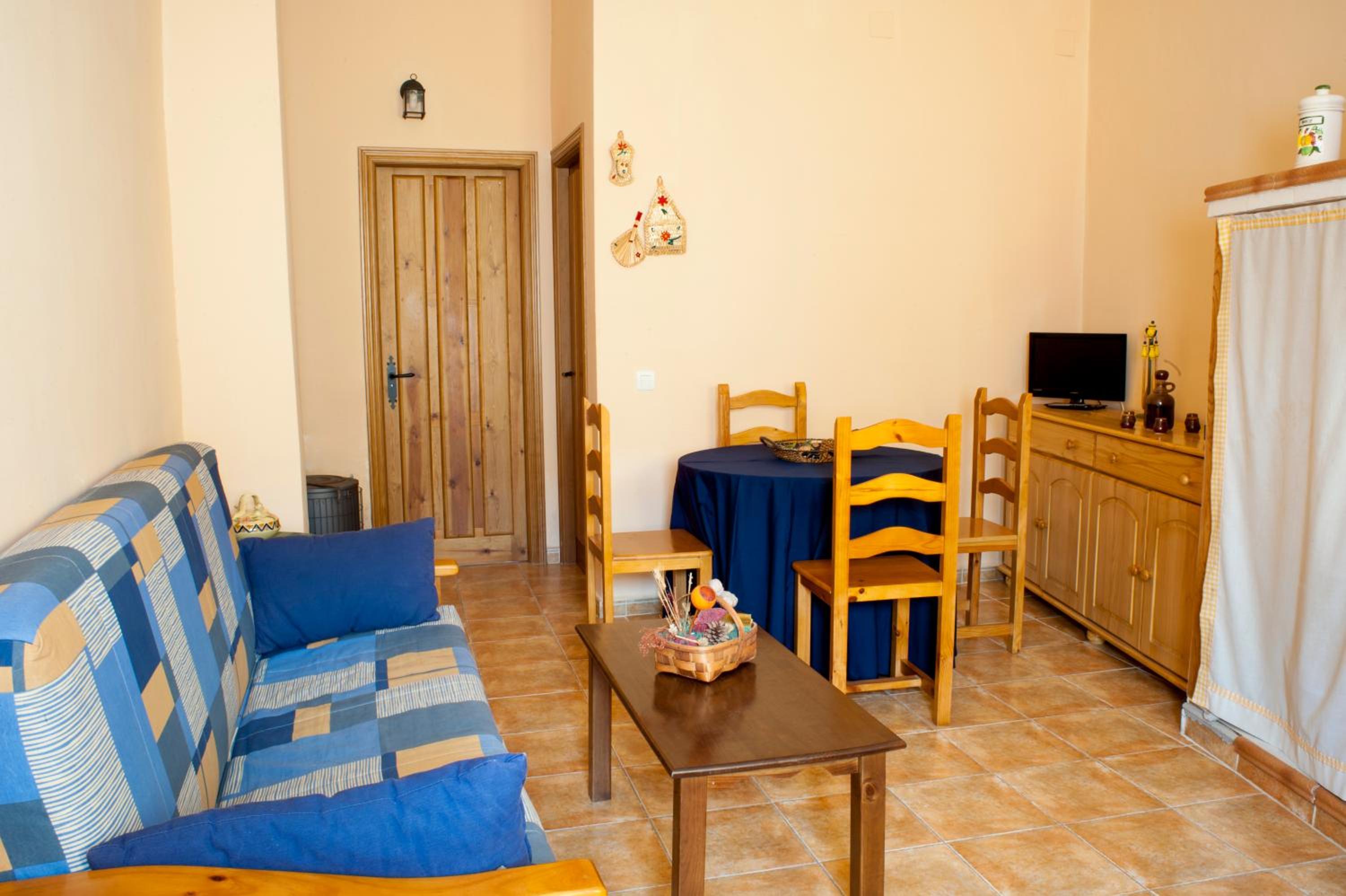 One-Bedroom Apartment with Sofa Bed photo 3