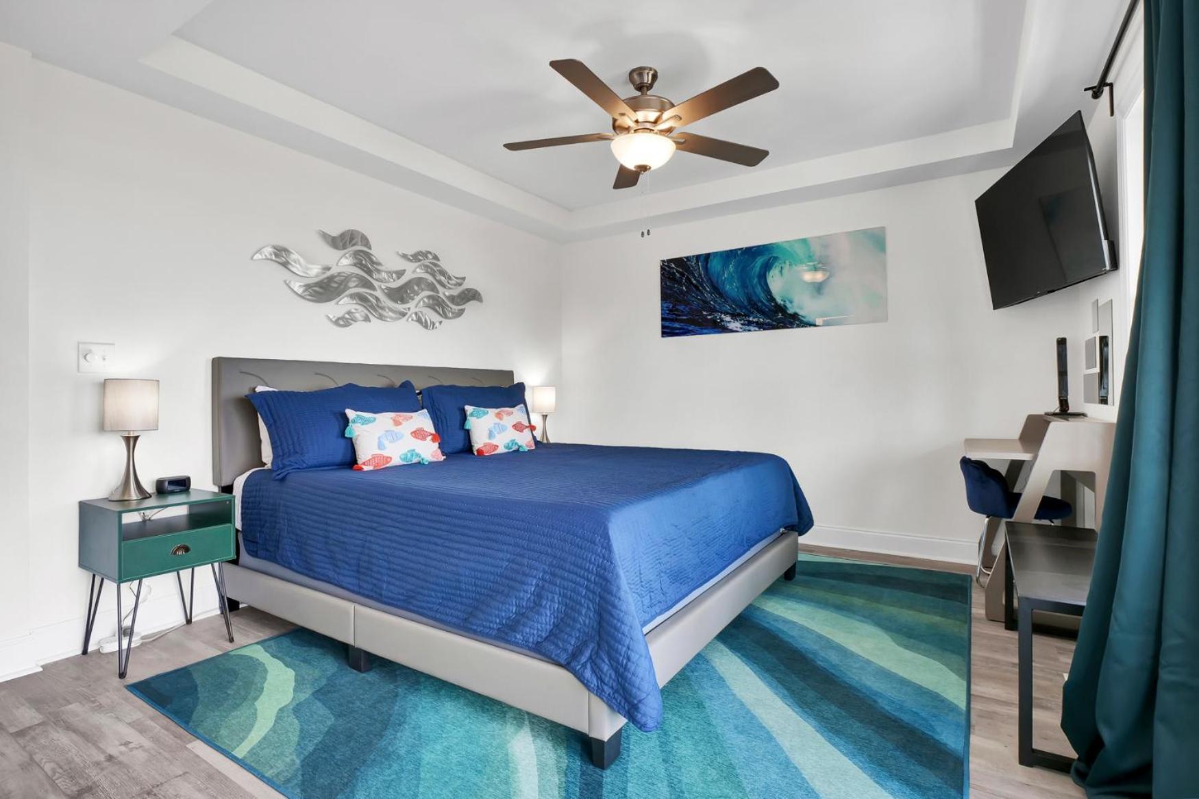 Six-Bedroom House photo 1