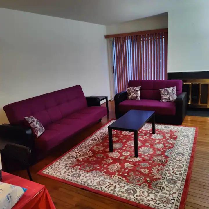Three-Bedroom House photo 2