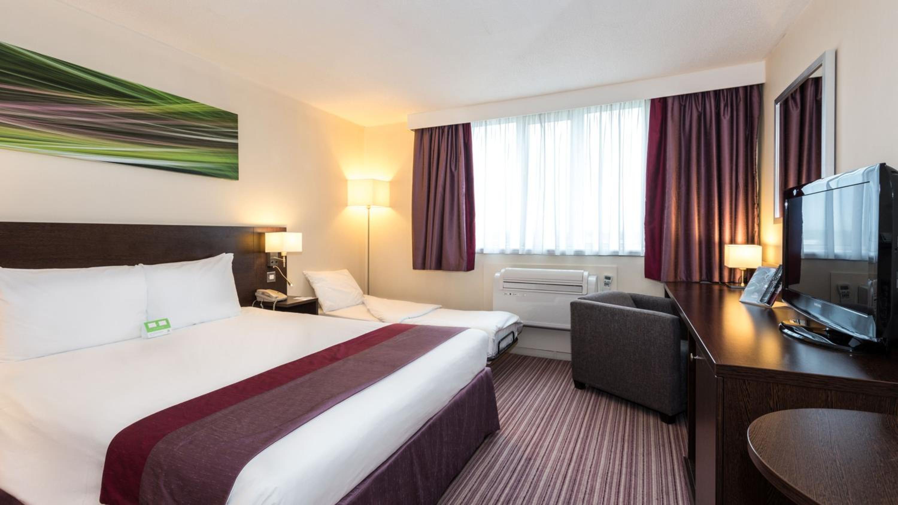 Standard Double Room - Photo 9