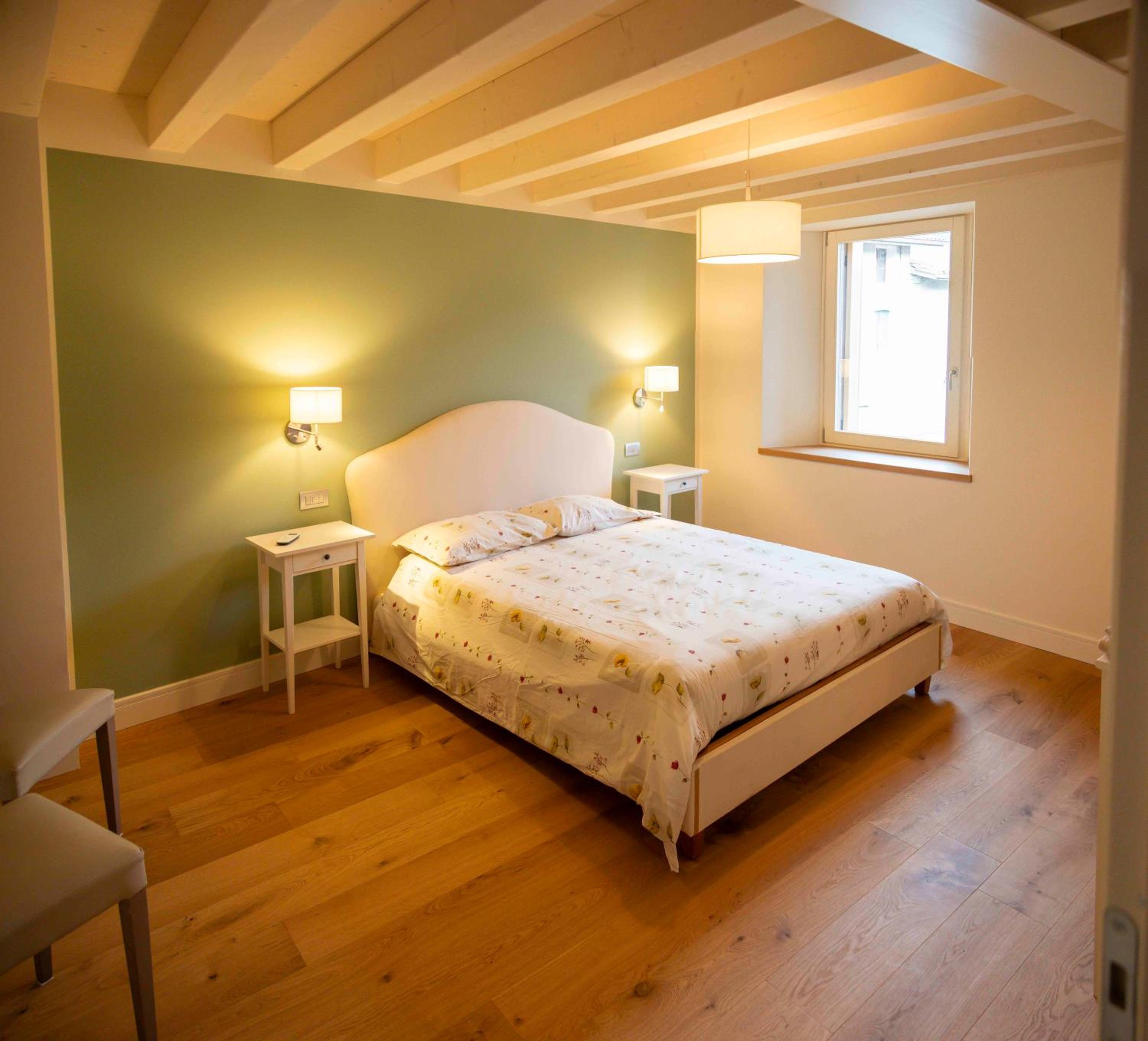 Large Double Room photo 1