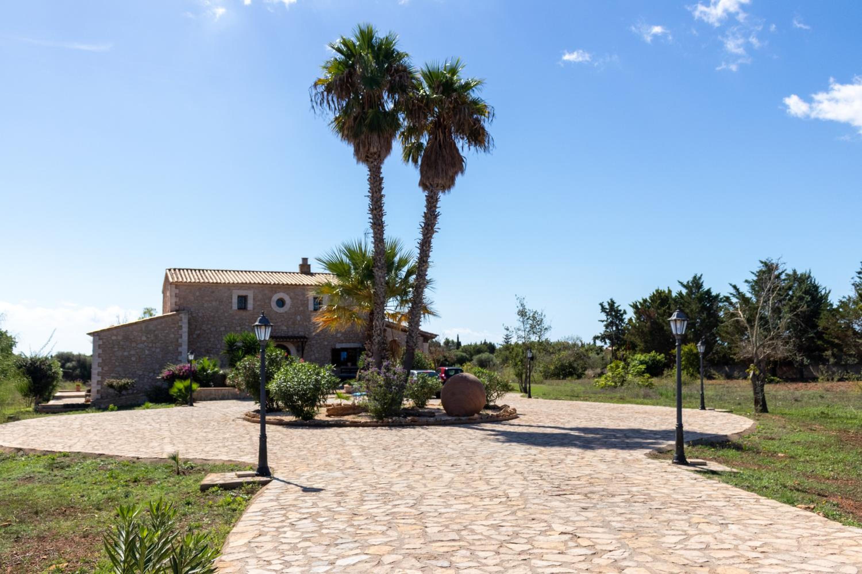 Villa photo 3