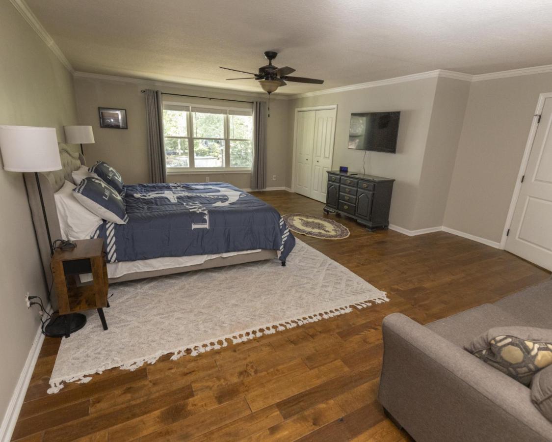Three-Bedroom Home photo 1