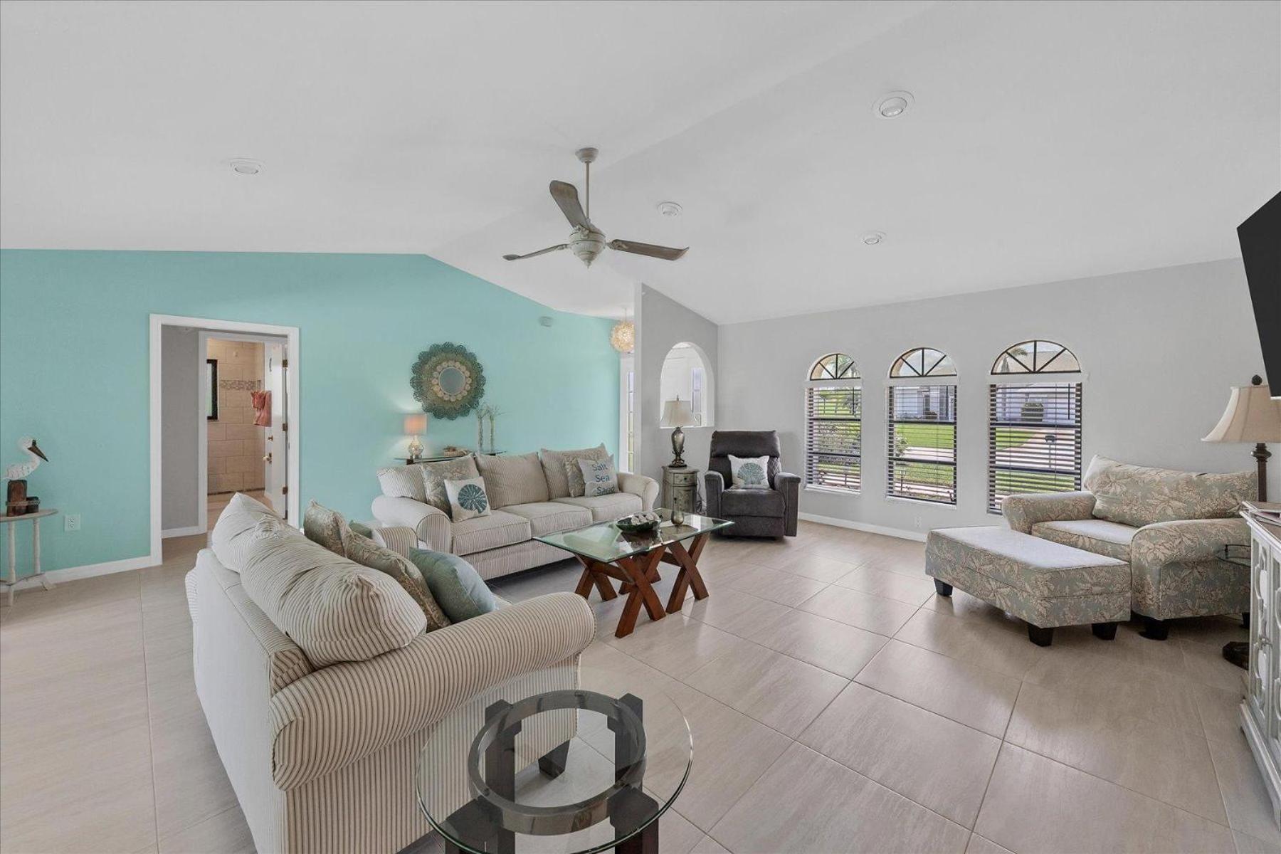 Three-Bedroom Vacation Home  photo 1