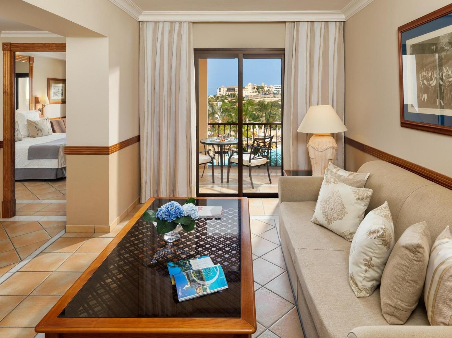 Senior Suite (2 Adults + 1 Child)