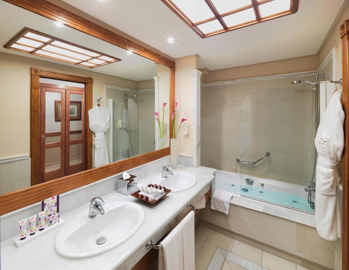 Royal Suite (4 Adults) thumbnail 6