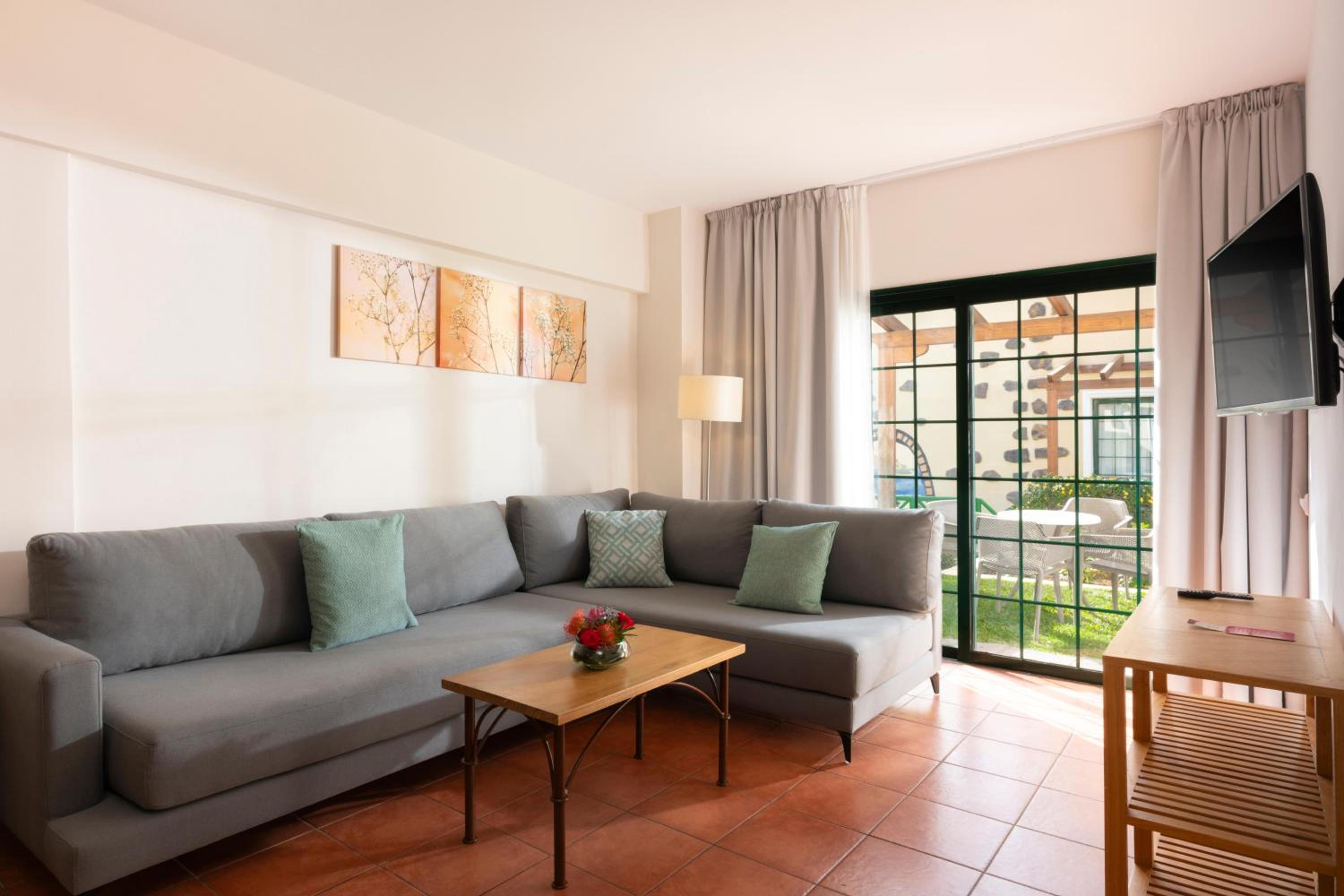 Bungalow (2 Adults + 1 Child) - Photo 1