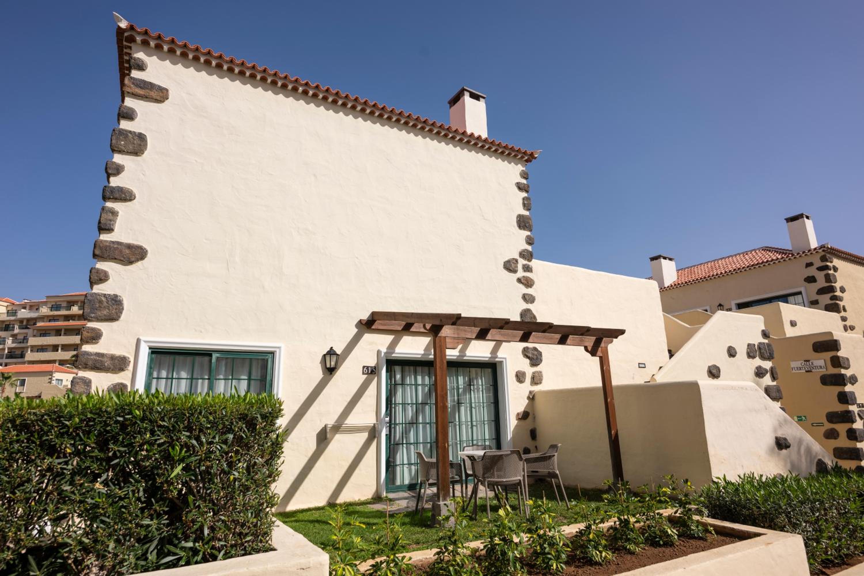 Bungalow (2 Adults + 1 Child) - Photo 8