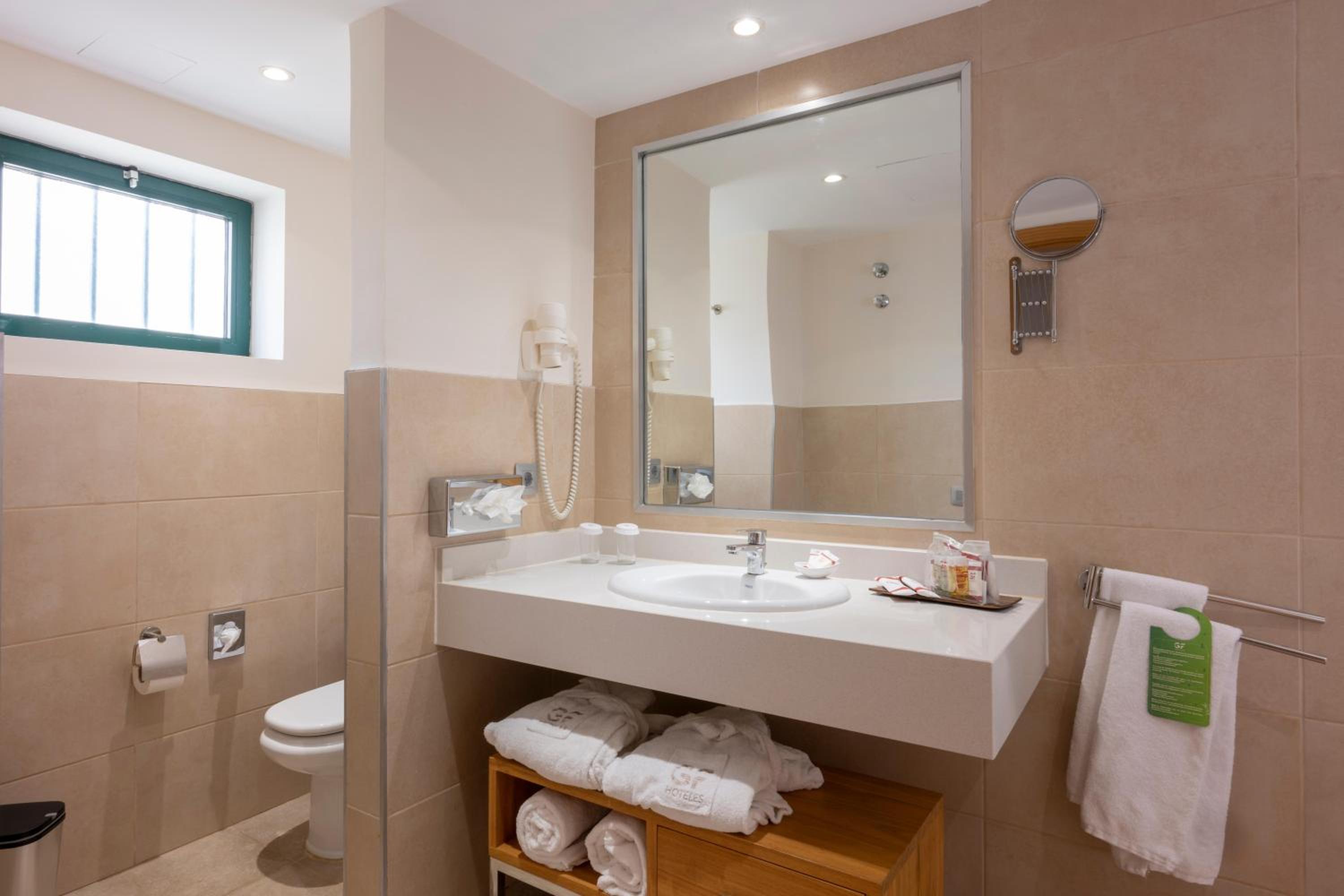 One-Bedroom Villa (3 Adults + 1 Child) photo 3