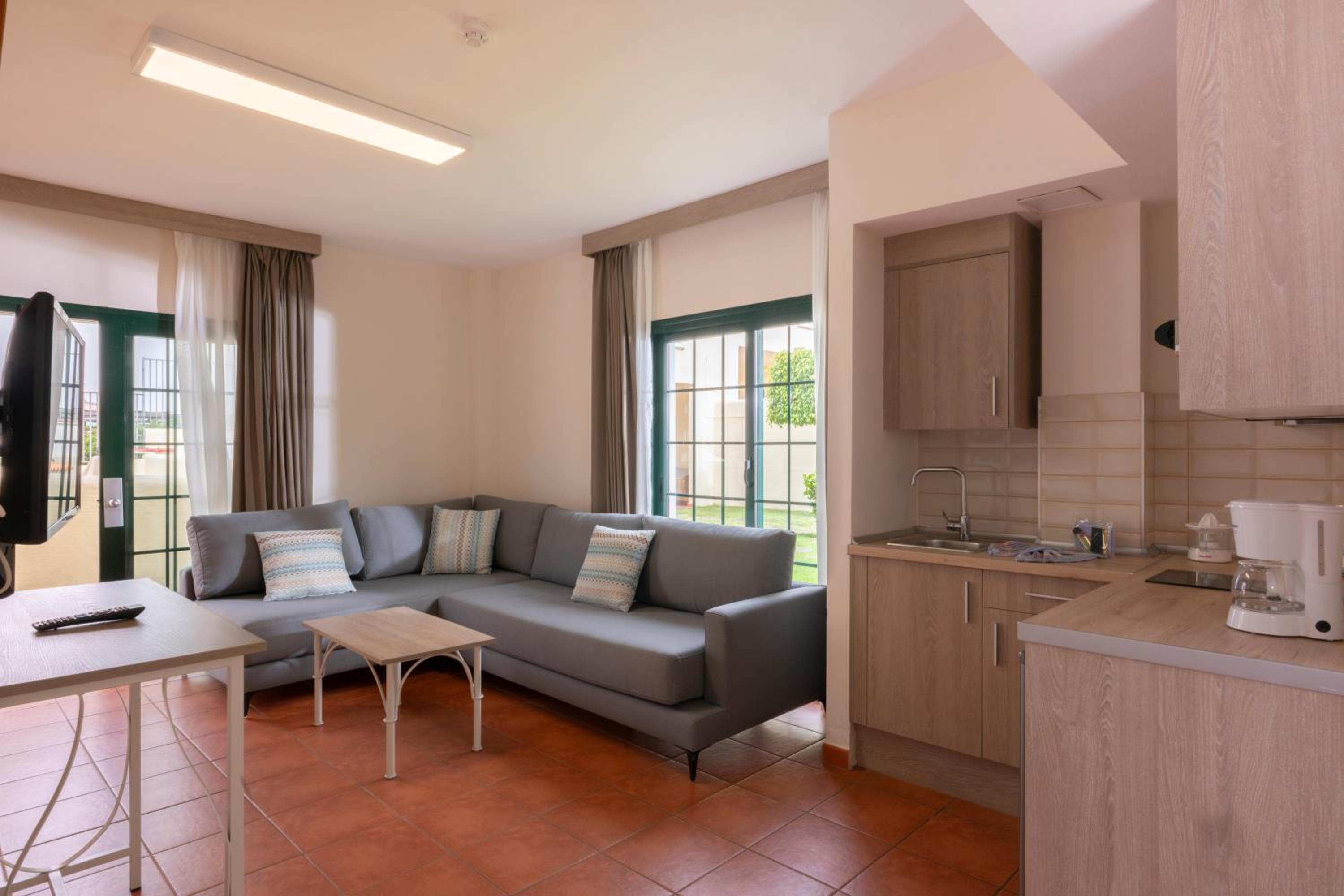 One-Bedroom Villa (3 Adults + 1 Child) photo 2