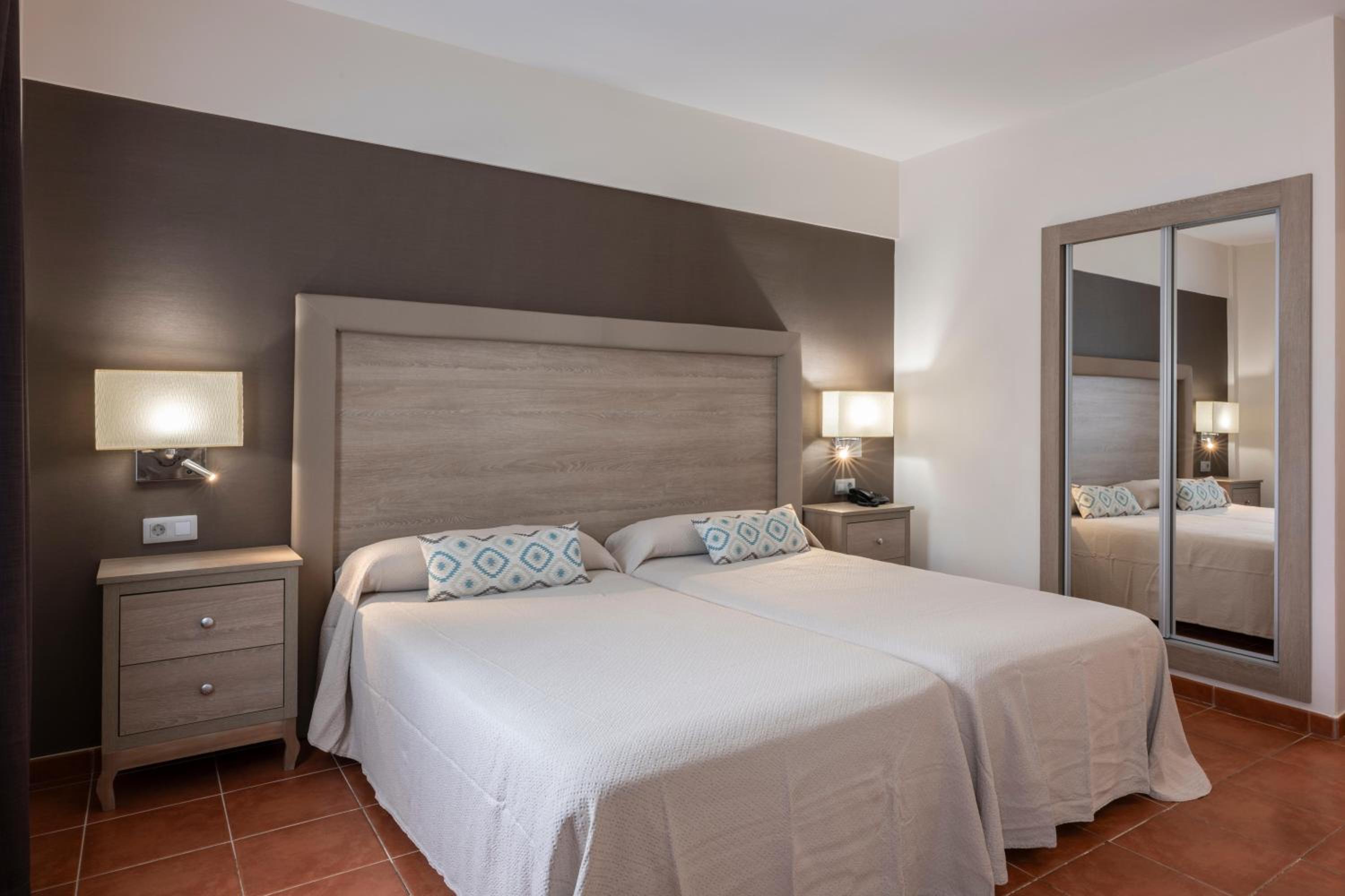 Two-Bedroom Villa (4 Adults) photo 2
