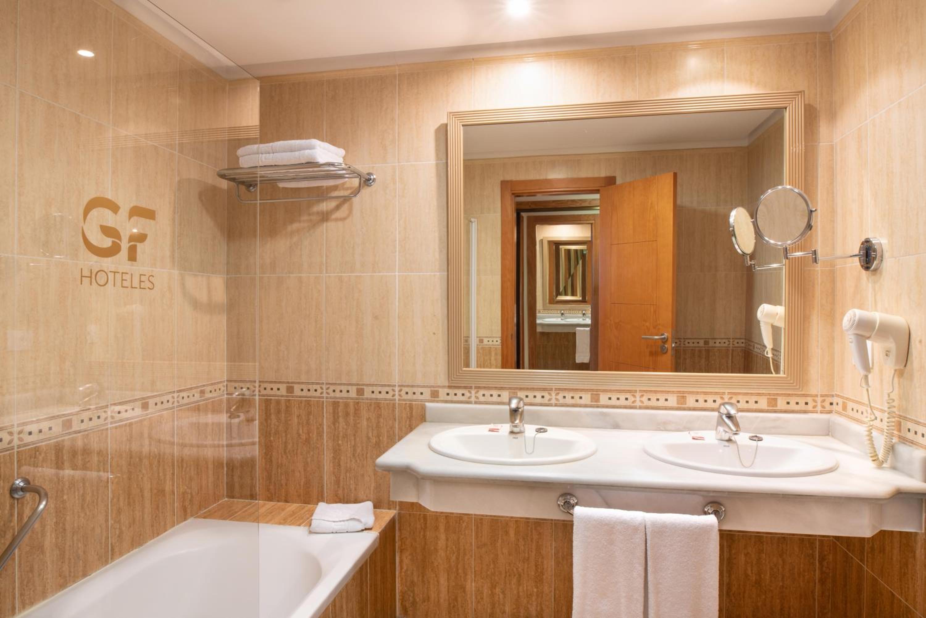 Double Room - Single Use thumbnail 6