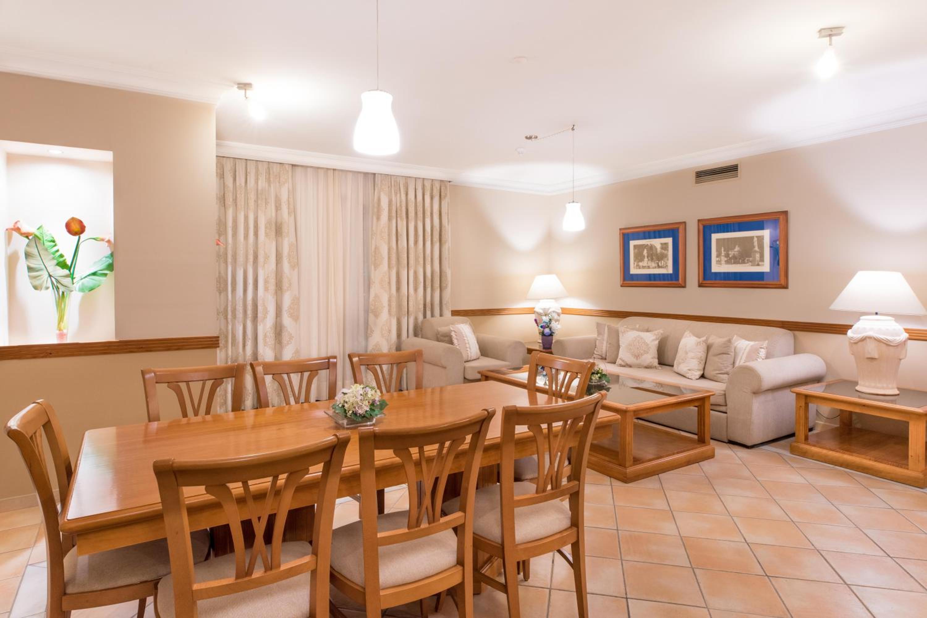 Royal Suite (4 Adults)