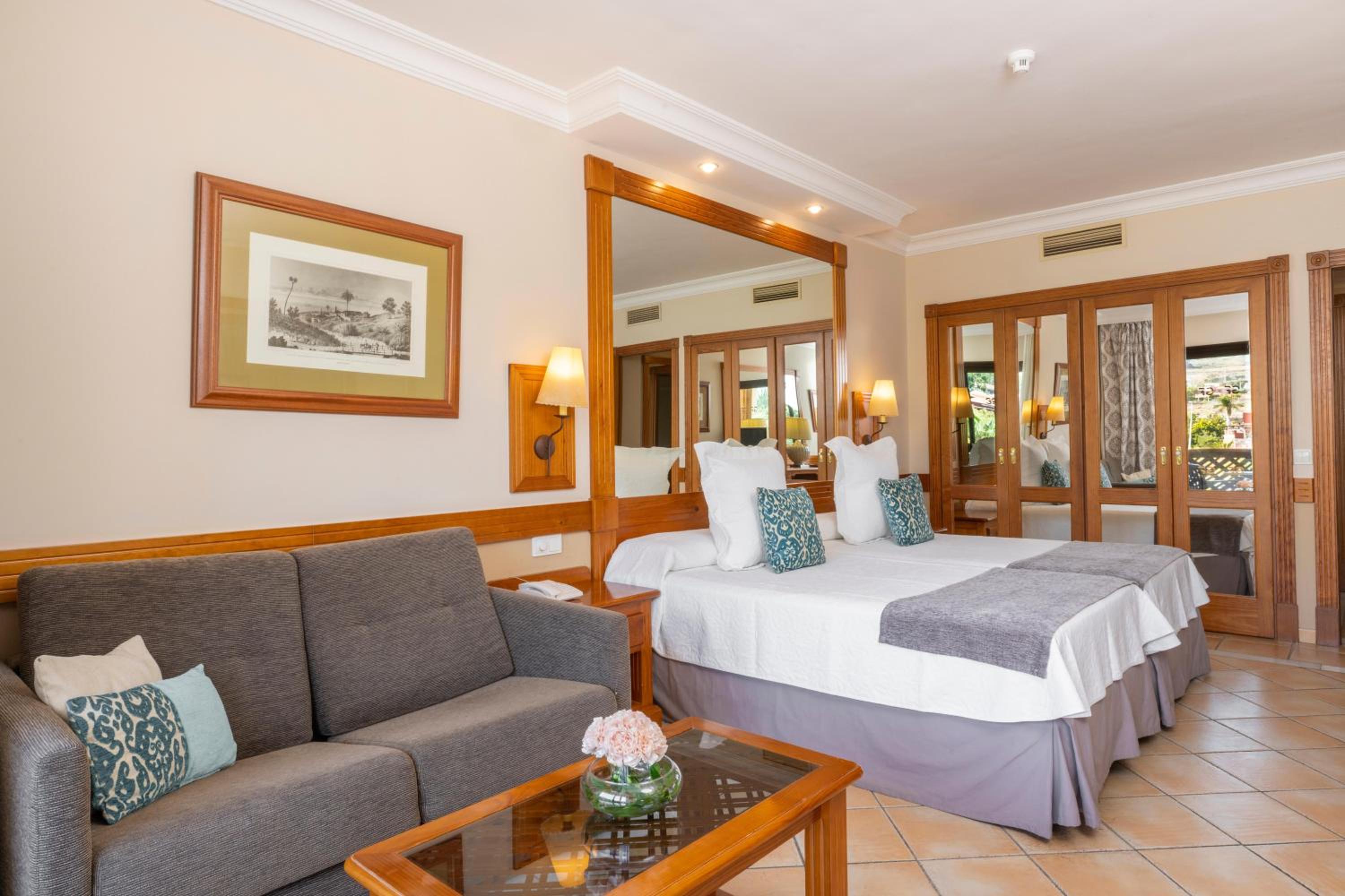 Double Room (1 Adult)