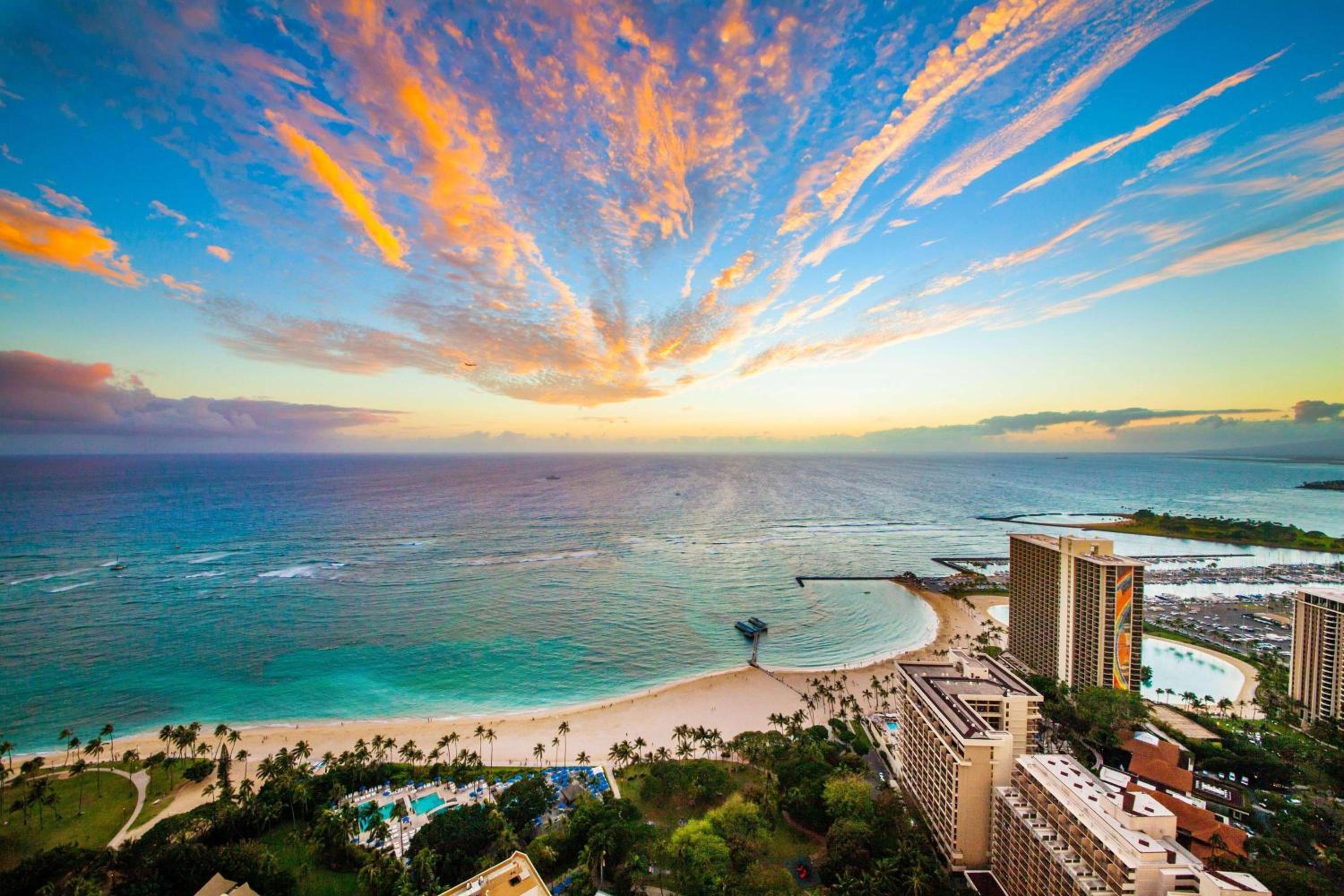 Honu Hale Penthouse 2 BDR Ocean View Waikiki: view from hotel room photo