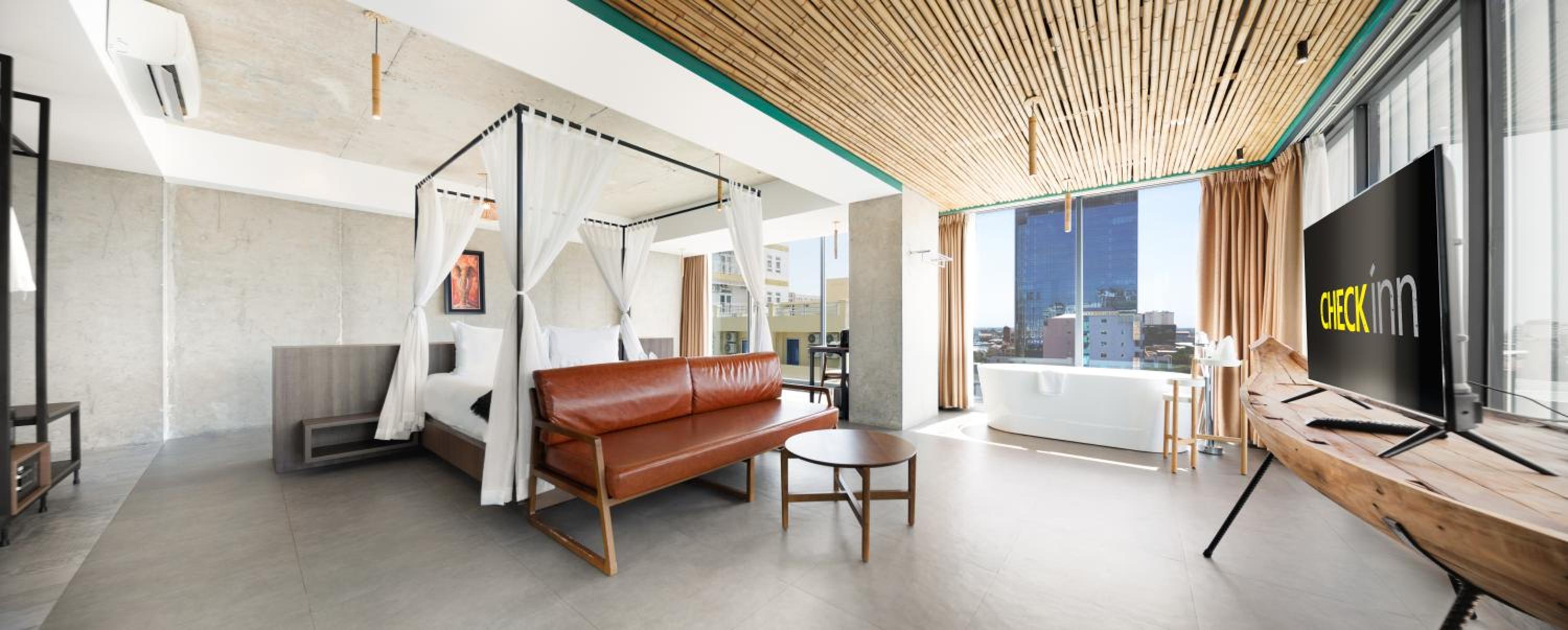 Superior Suite - Photo 6