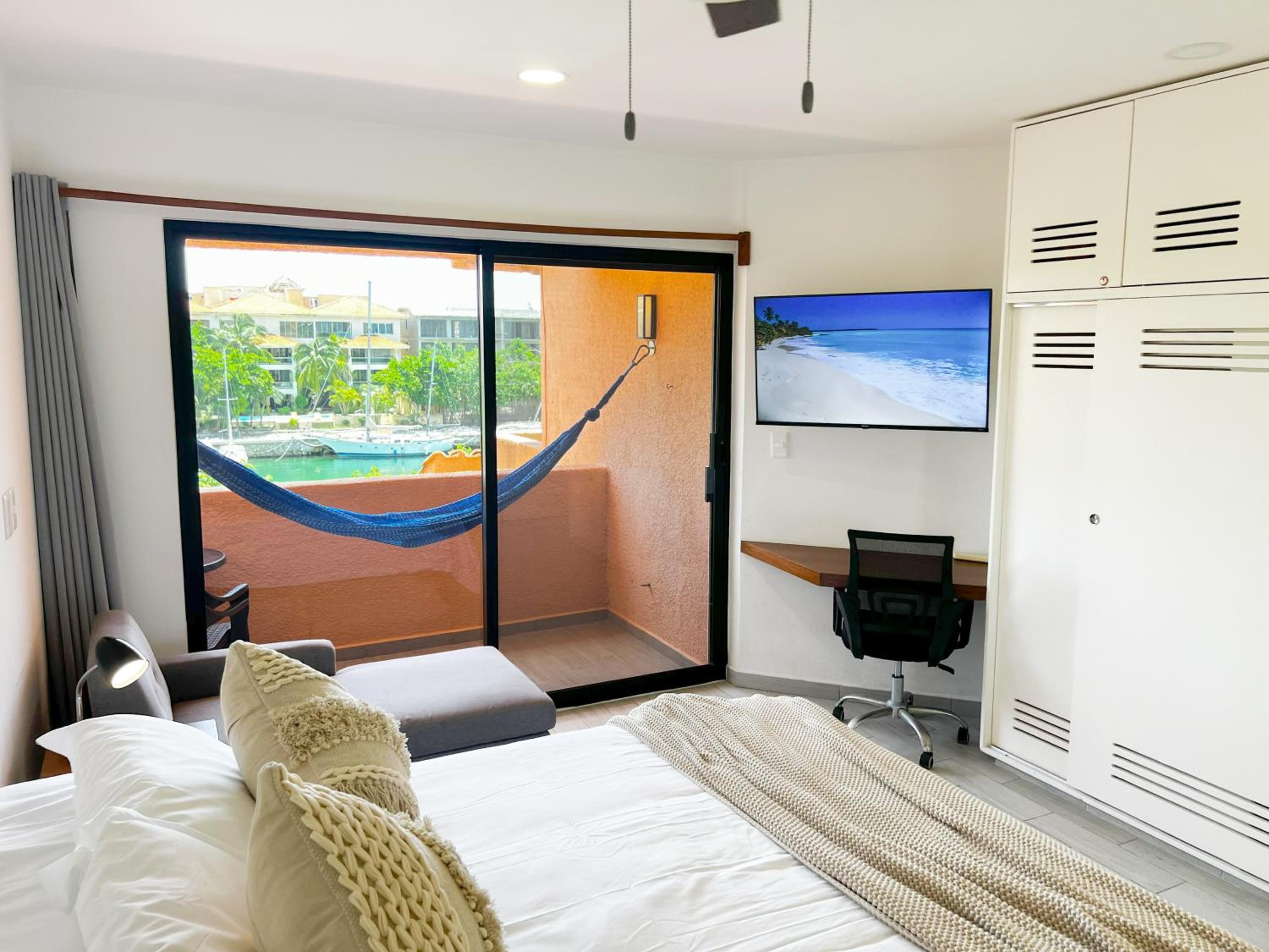 Junior Suite with Canal View