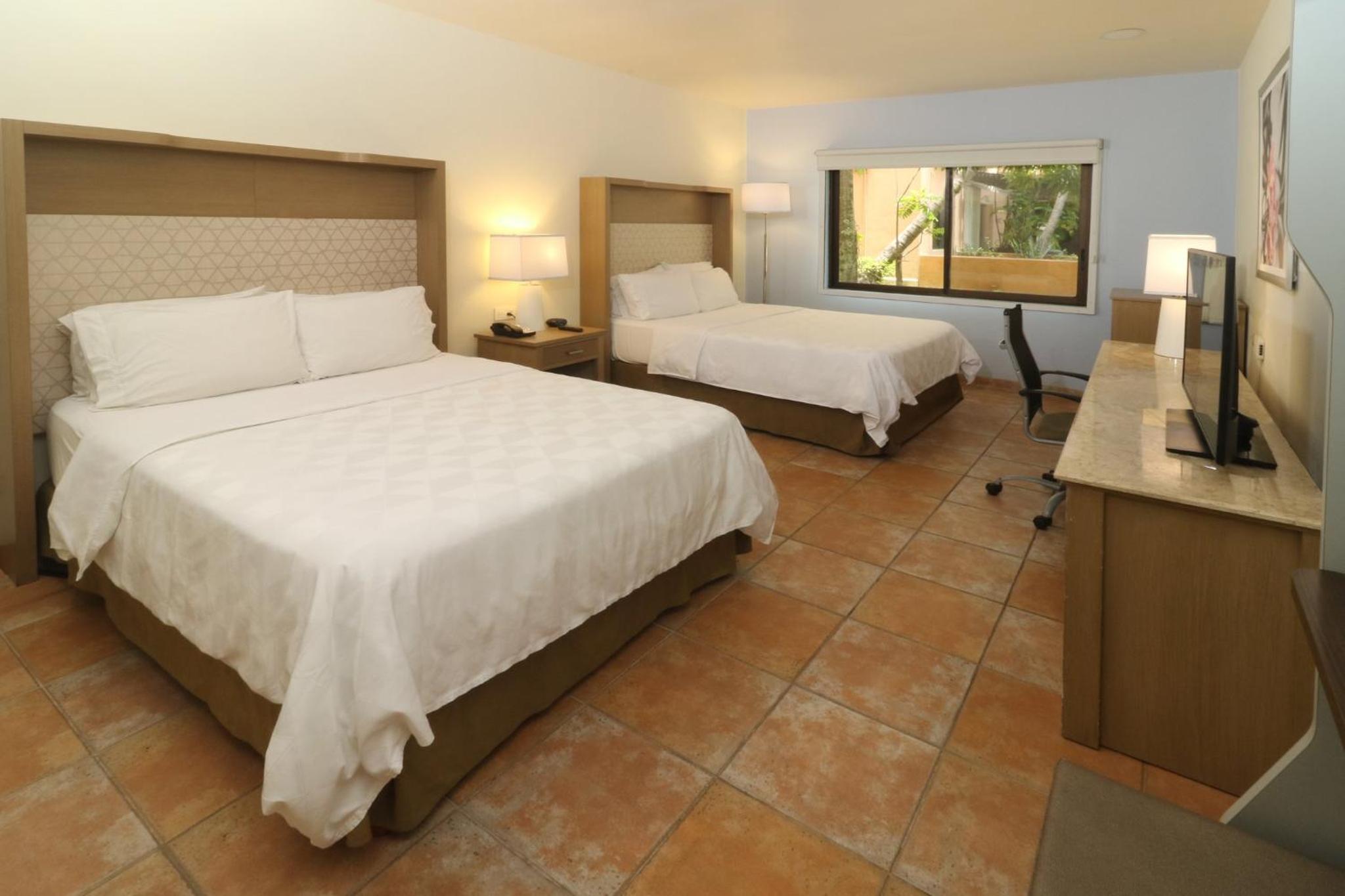 Standard Queen Room with Two Queen Beds and Pool View - Photo 1