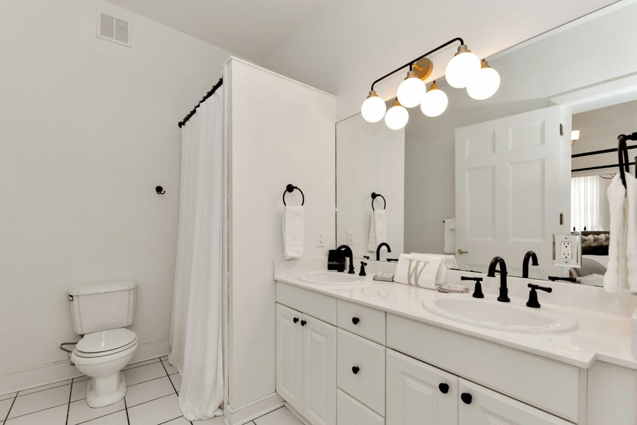 Three-Bedroom House - Photo 27