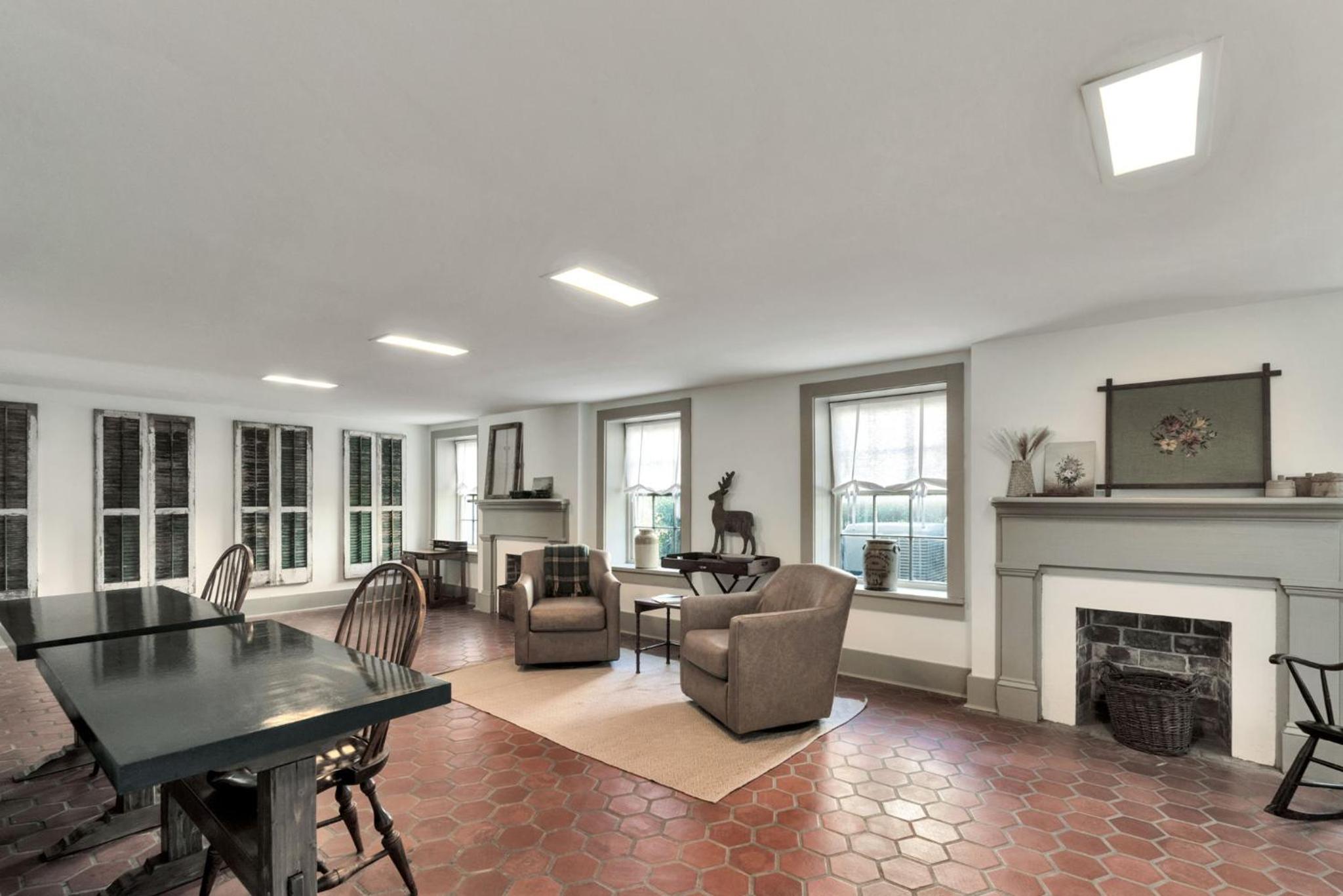 Three-Bedroom House - Photo 29