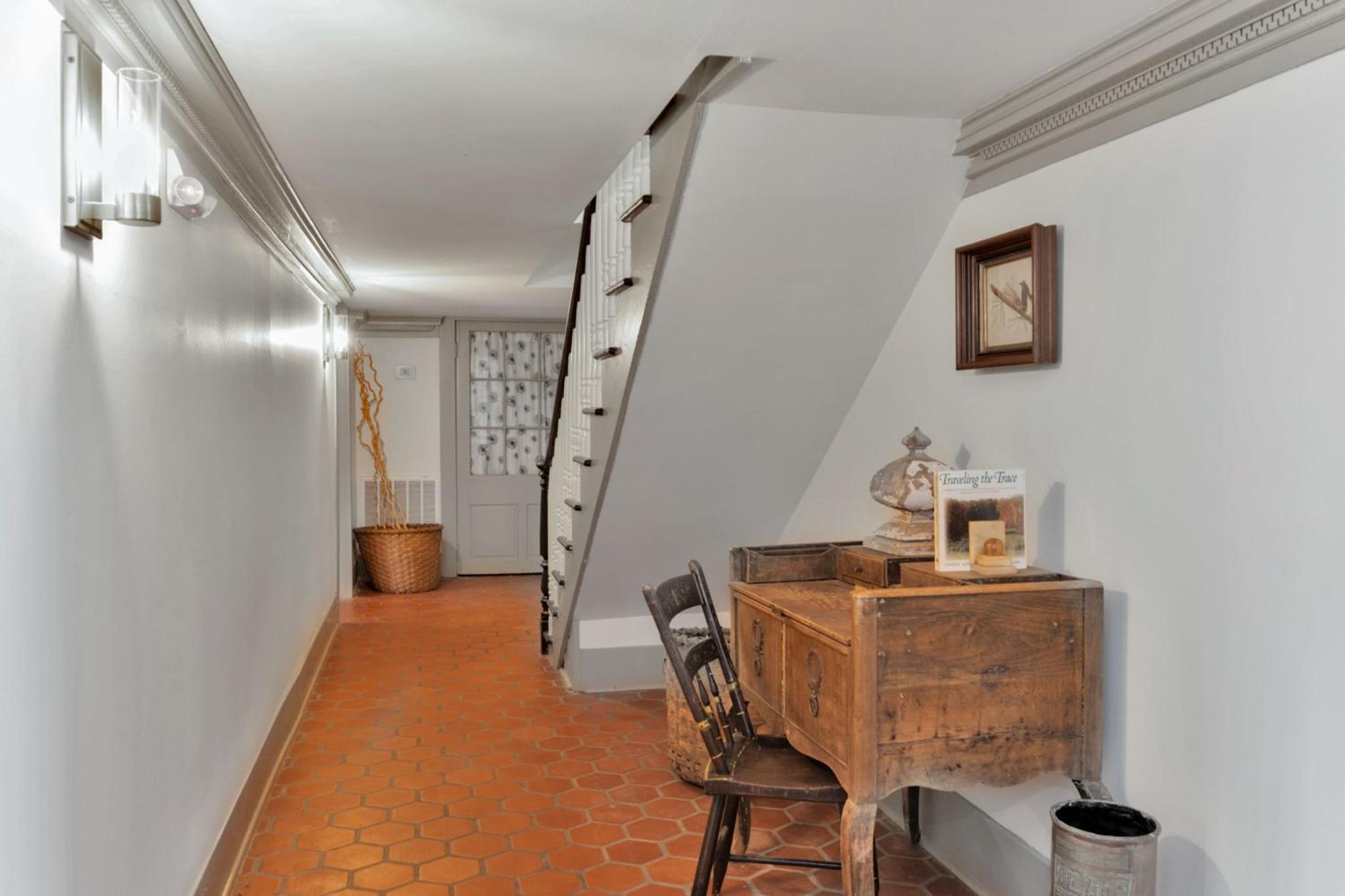 Three-Bedroom House - Photo 9